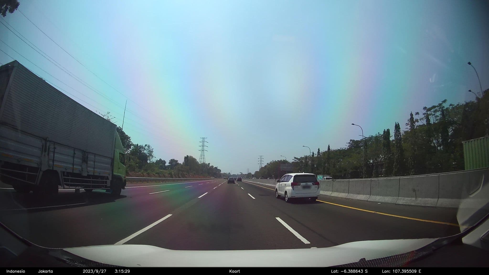 Street view near Hotel Scarlet Kebon Kawung, Cikampek — © kaart5 (CC BY-SA · Mapillary)
