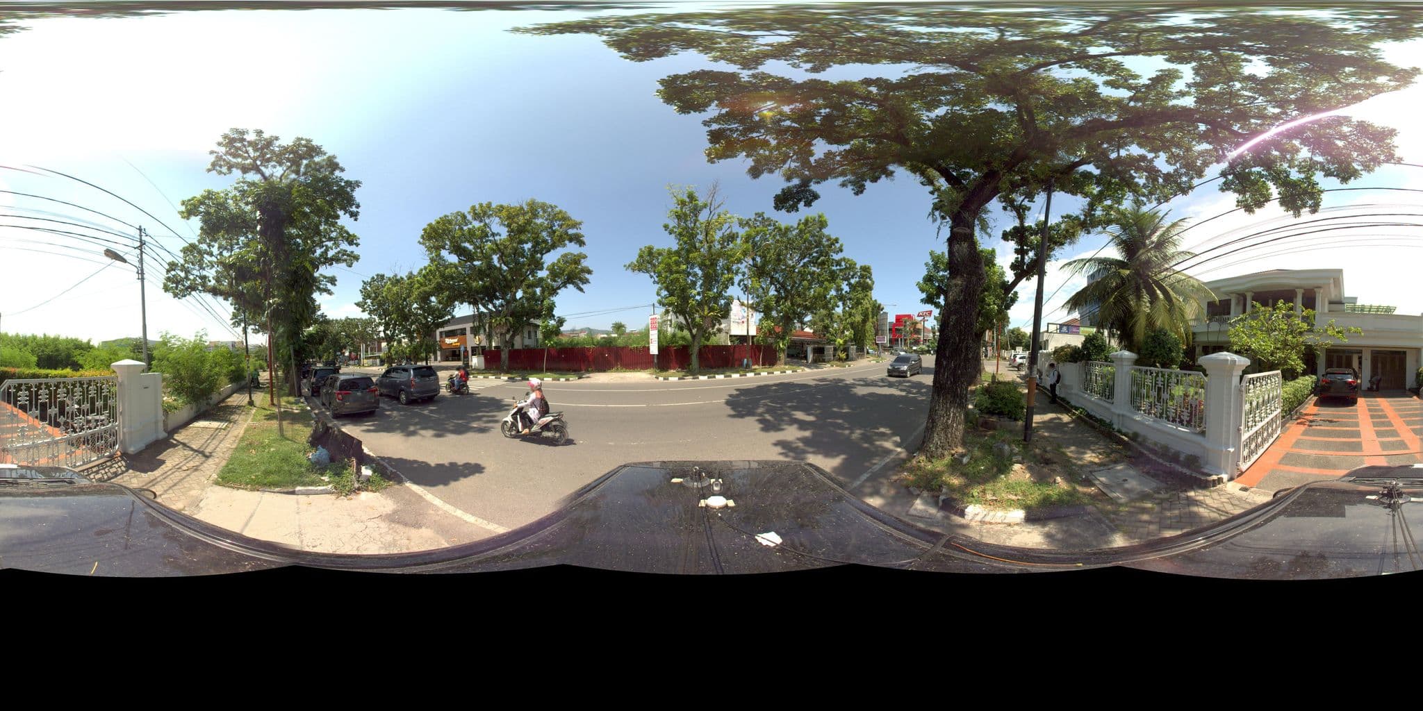 Street view near Hotel Santika Premiere Padang, Padang — © sarahantos (CC BY-SA · Mapillary)