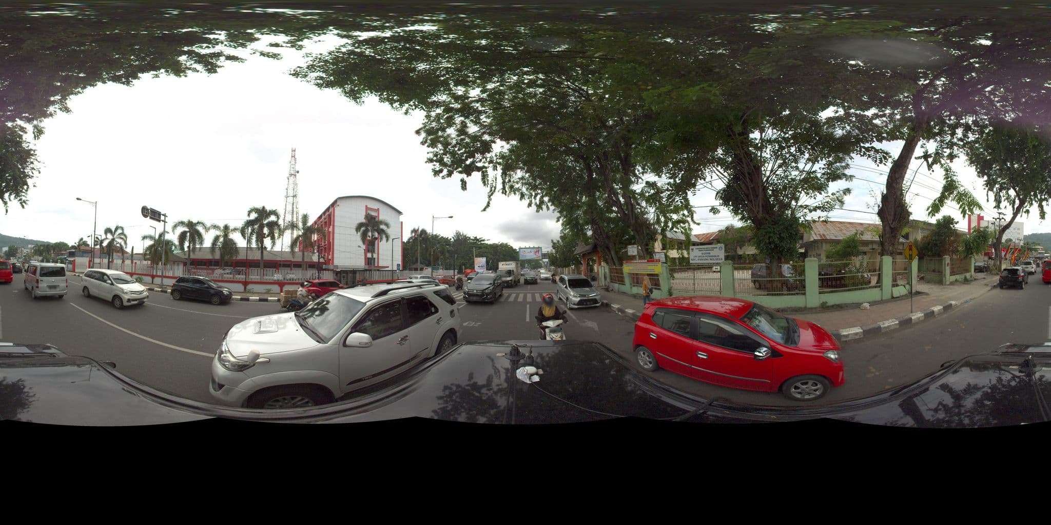 Street view near Grand Zuri Hotel Padang, Padang — © sarahantos (CC BY-SA · Mapillary)