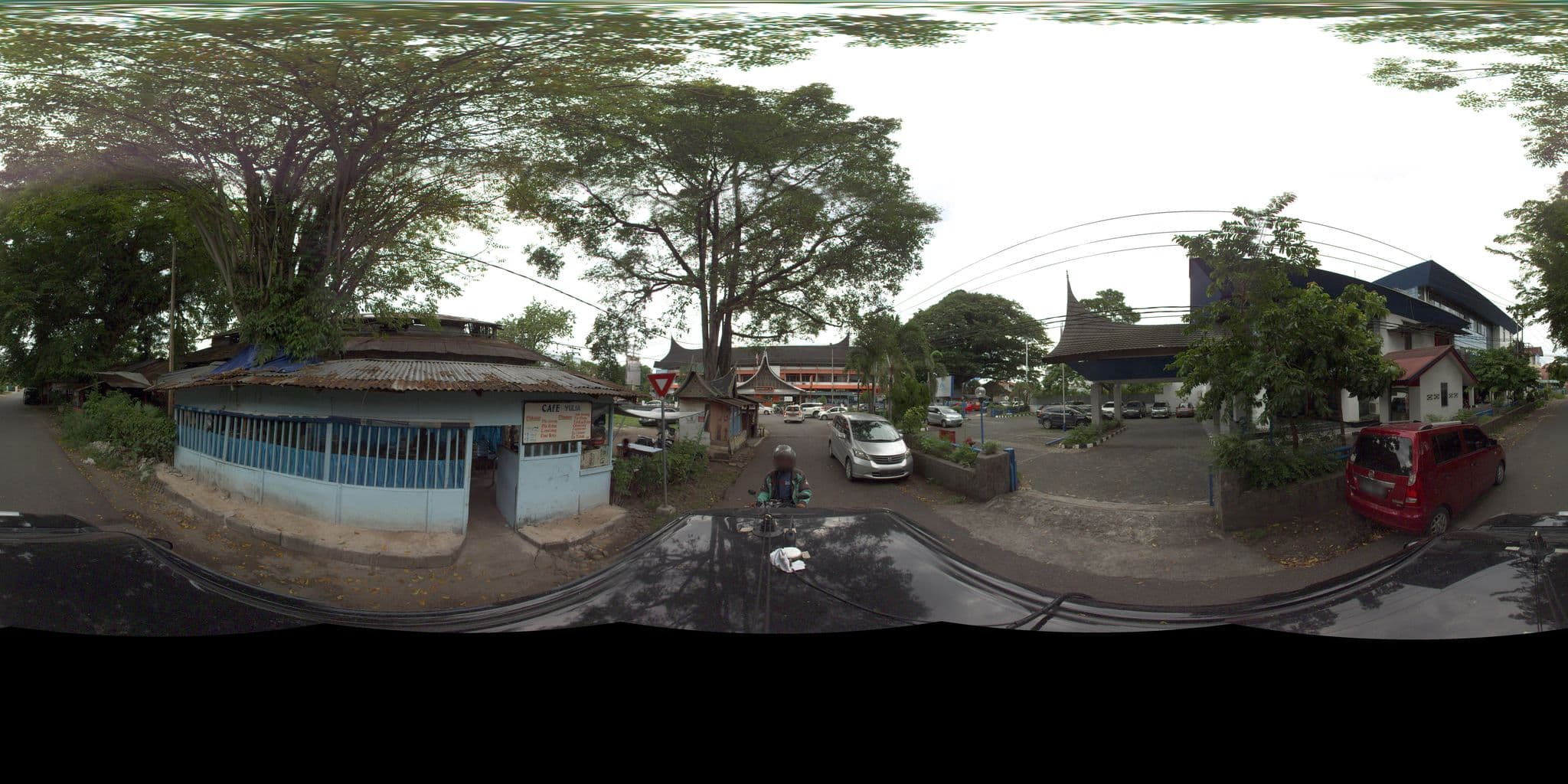 Street view near Hotel Femina, Padang — © sarahantos (CC BY-SA · Mapillary)