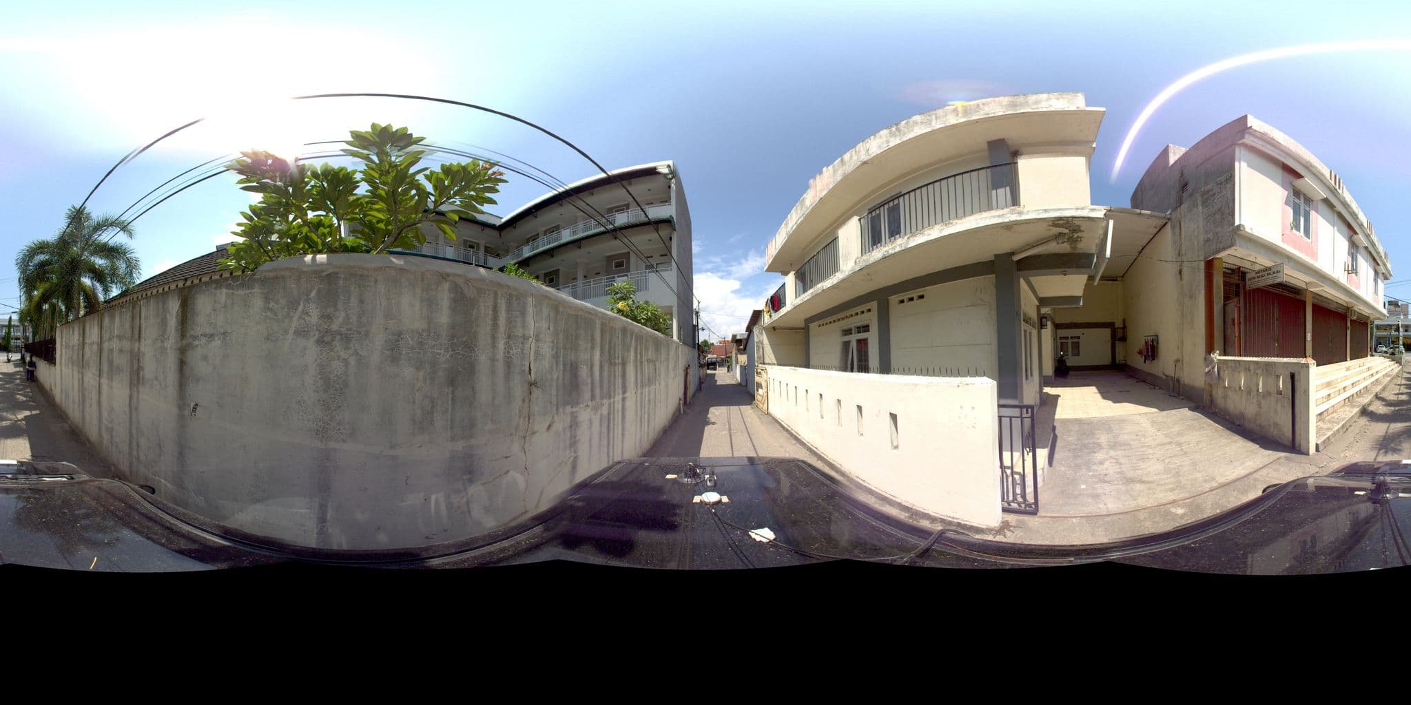 Street view near The Sriwijaya Hotel, Padang — © sarahantos (CC BY-SA · Mapillary)