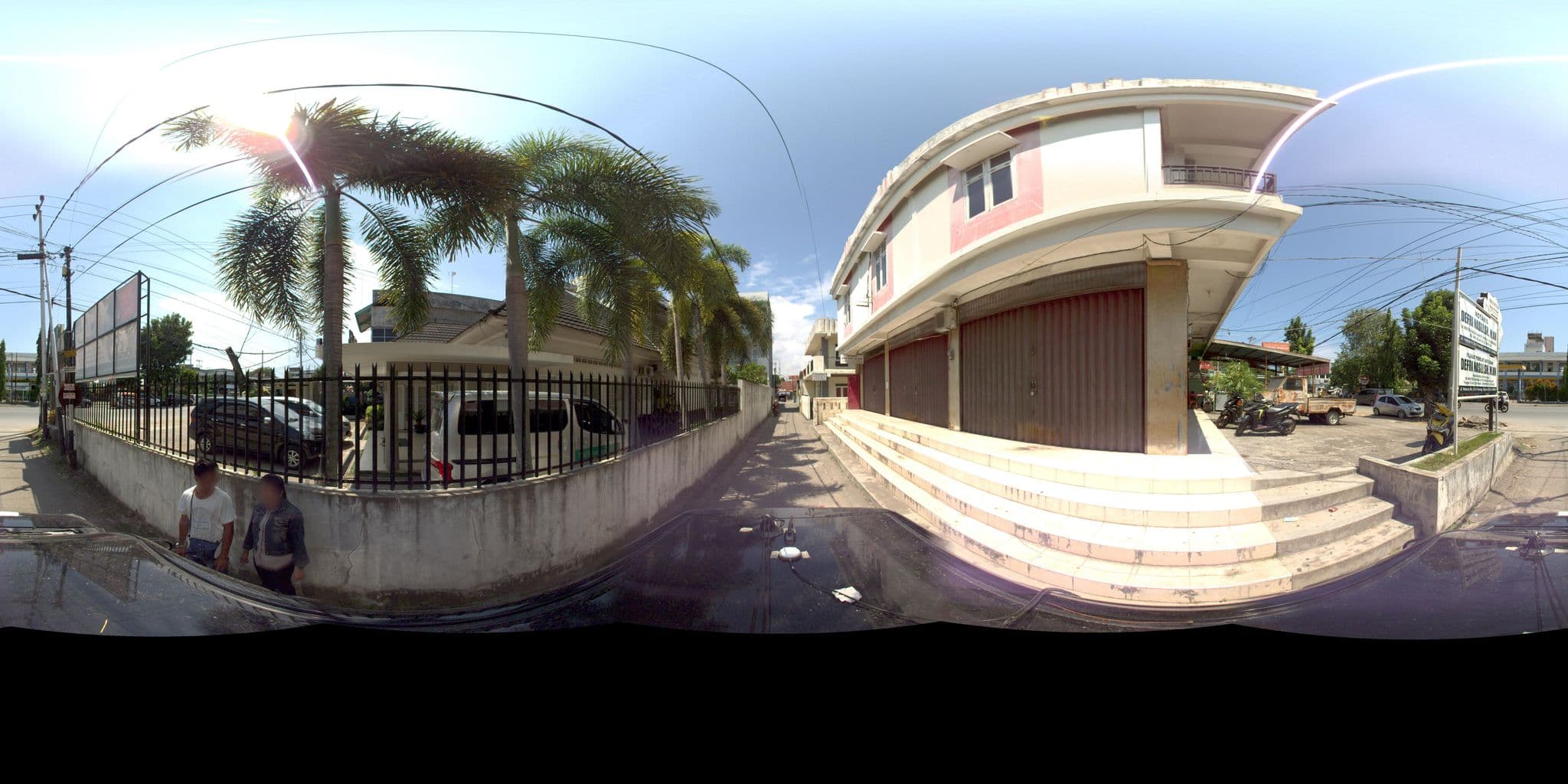 Street view near The Sriwijaya Hotel, Padang — © sarahantos (CC BY-SA · Mapillary)