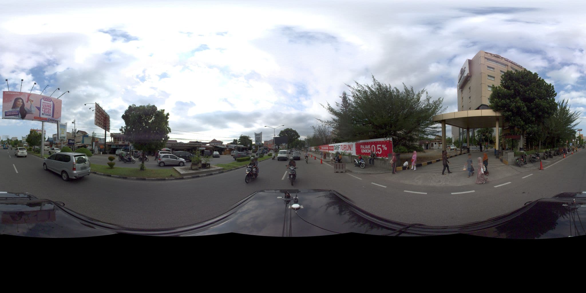 Street view near Hotel Basko (Best Western), Padang — © sarahantos (CC BY-SA · Mapillary)