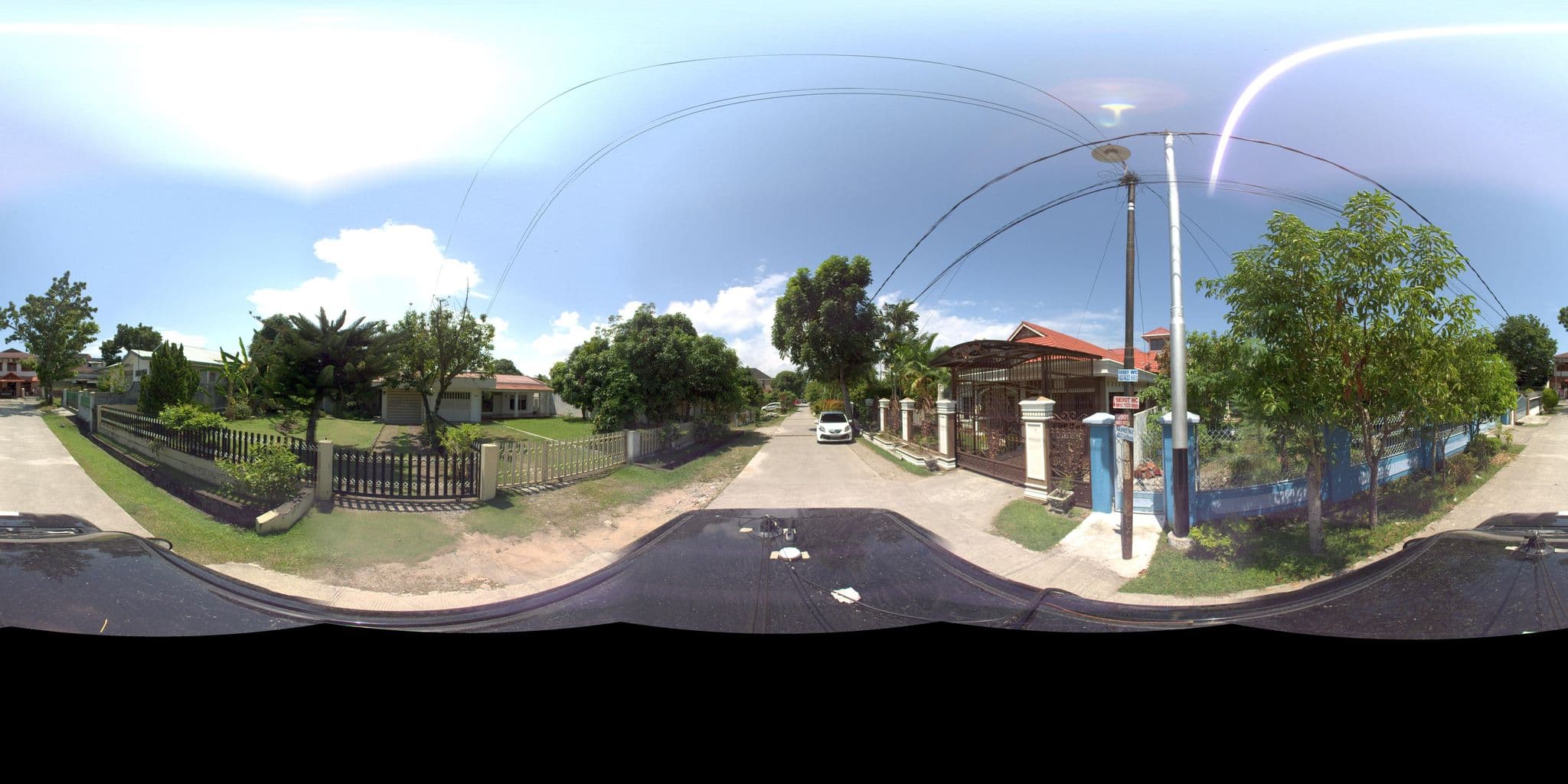 Street view near Ina Muara Padang, Padang — © sarahantos (CC BY-SA · Mapillary)