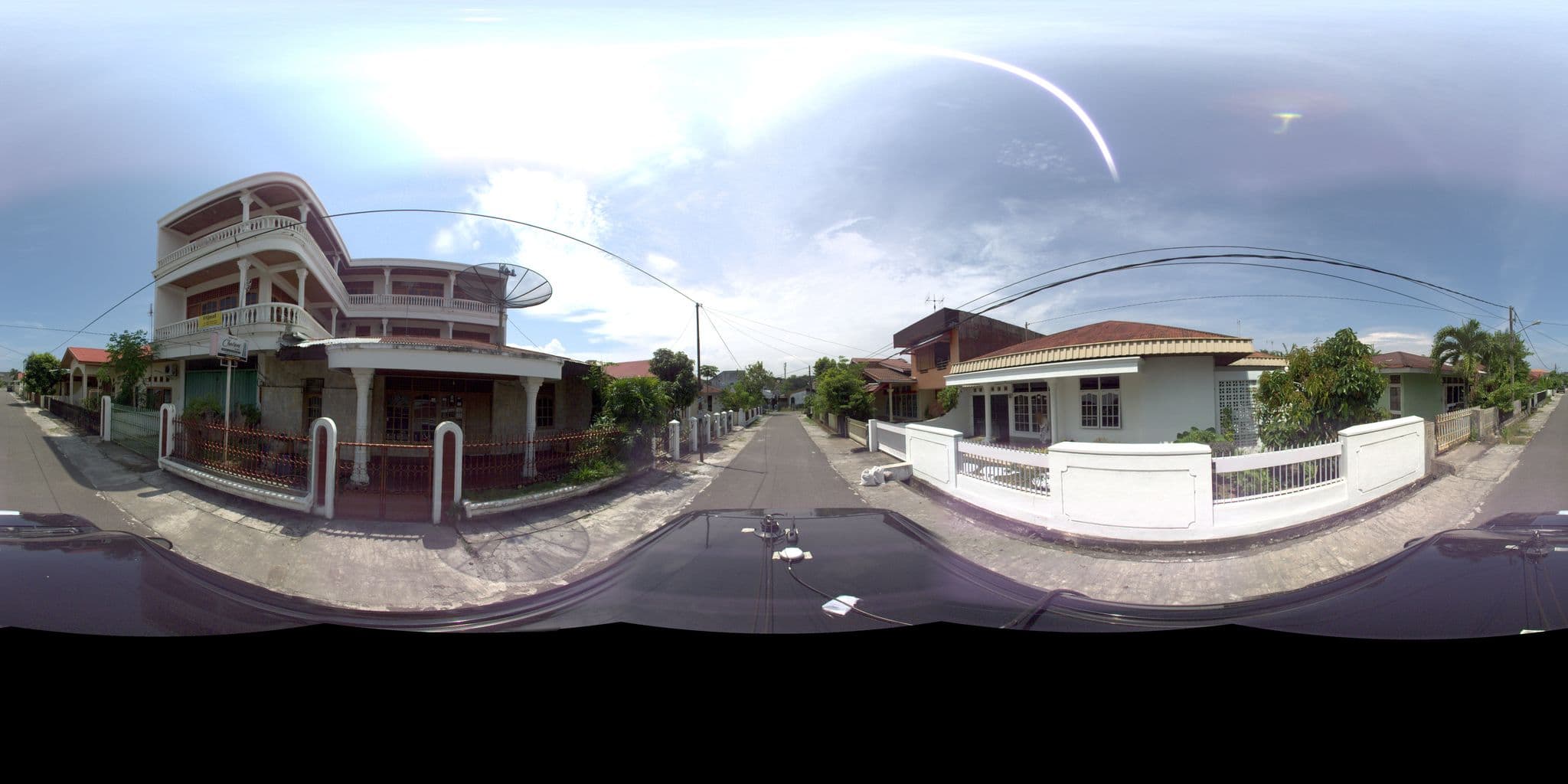 Street view near Lobby Hotel Basko, Padang — © sarahantos (CC BY-SA · Mapillary)
