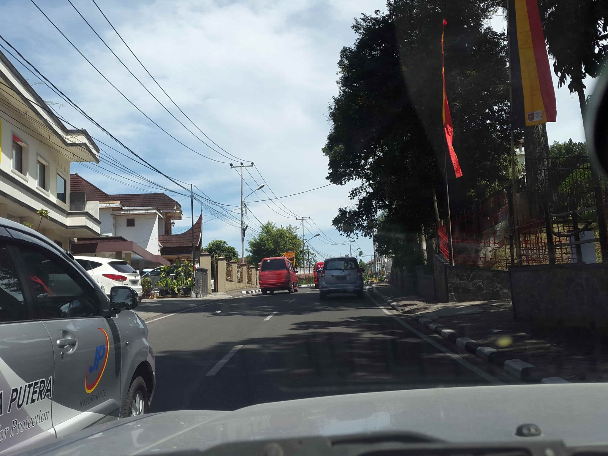 Street view near Hotel AmbunSuri, Bukittinggi — © roadroid (CC BY-SA · Mapillary)