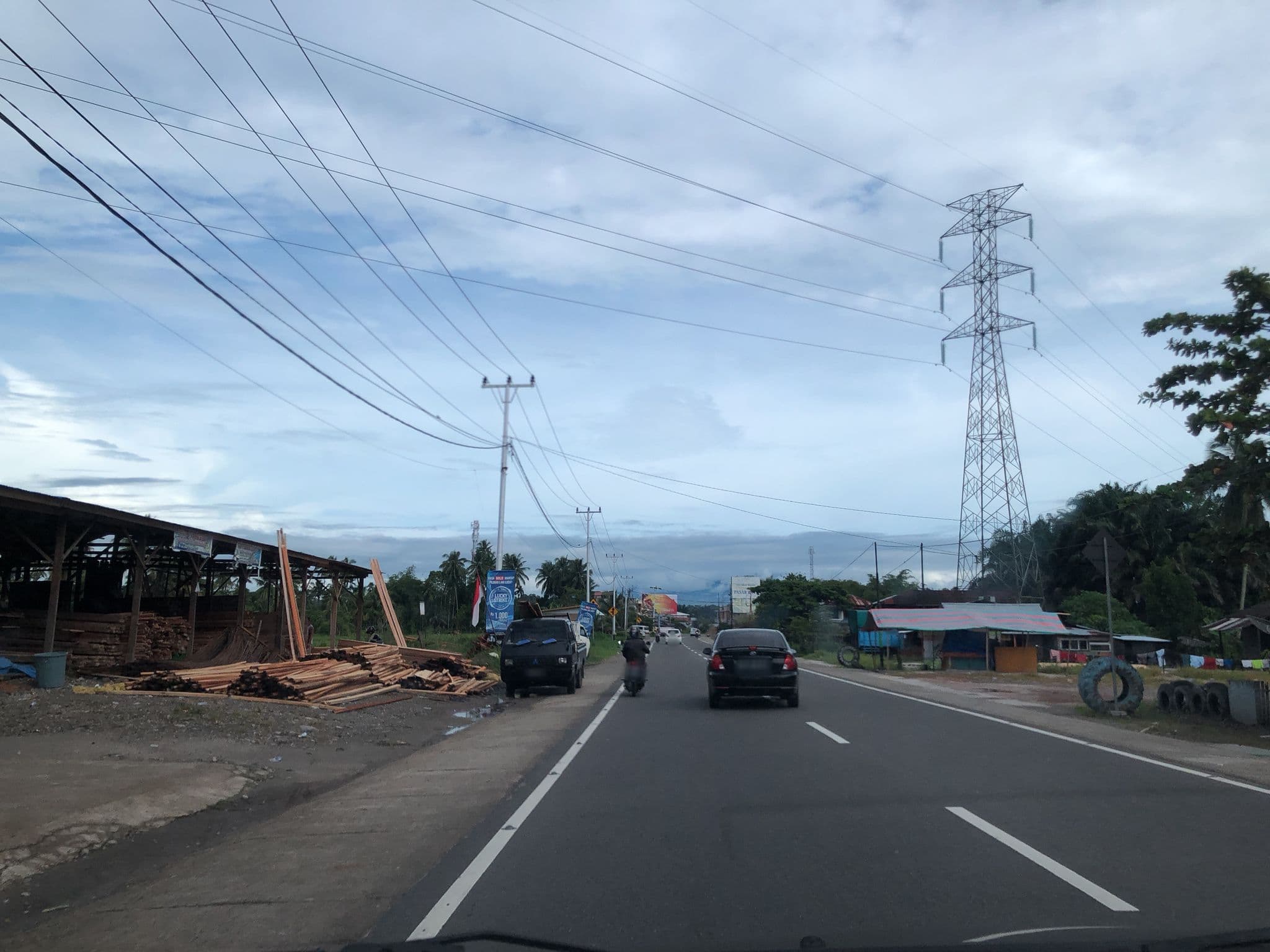 Street view near Hotel Minang Jaya Syariah, Pariaman — © sarahantos (CC BY-SA · Mapillary)