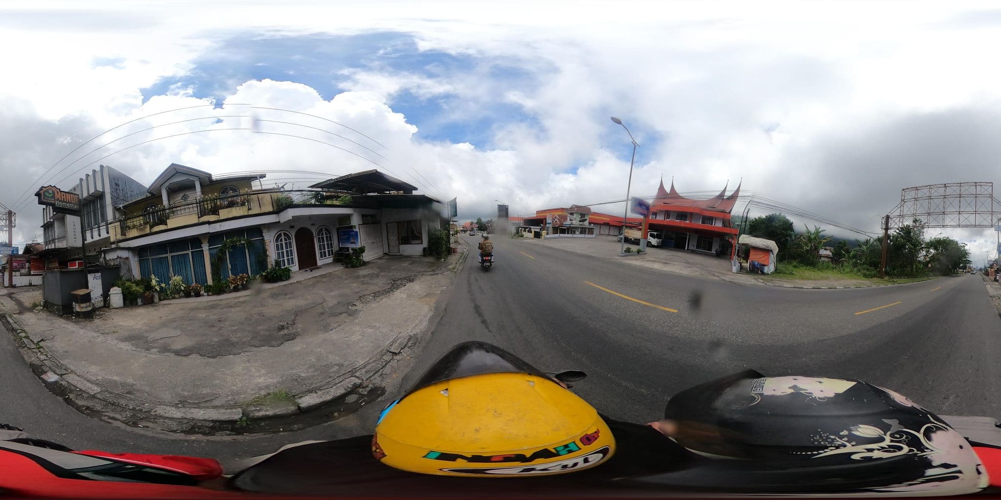 Street view near THE HILLS Bukittinggi Hotel & Convention, Padangpanjang — © rgtm_ryuiki (CC BY-SA · Mapillary)