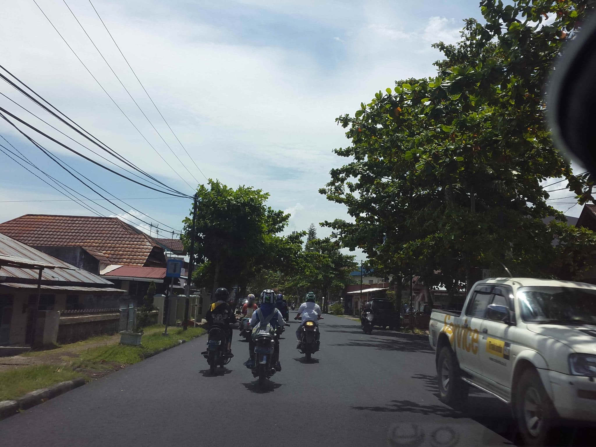 Street view near Cindur Mato Wisma, Pariaman — © roadroid (CC BY-SA · Mapillary)