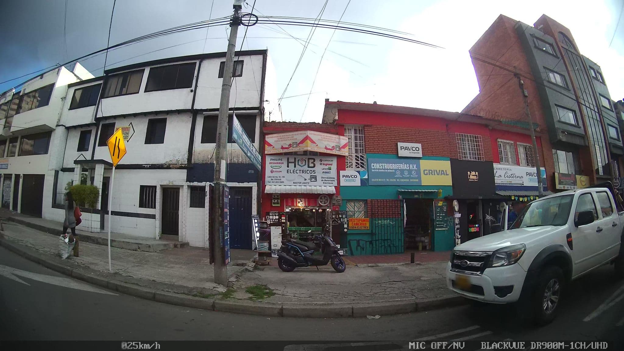 Street view near Motel El Rodadero, Barrio San Luis — © kaart5 (CC BY-SA · Mapillary)