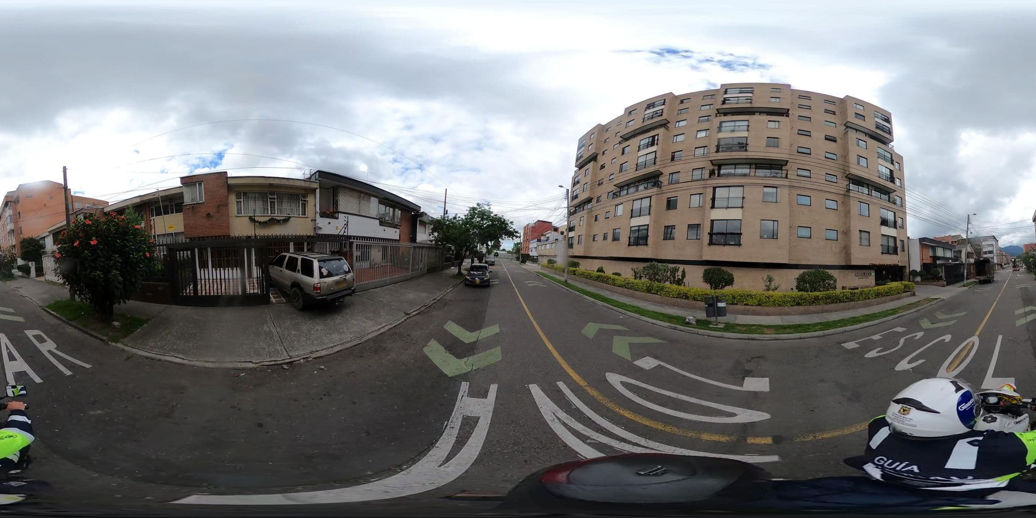 Street view near Hotel Casanavi, Bogotá