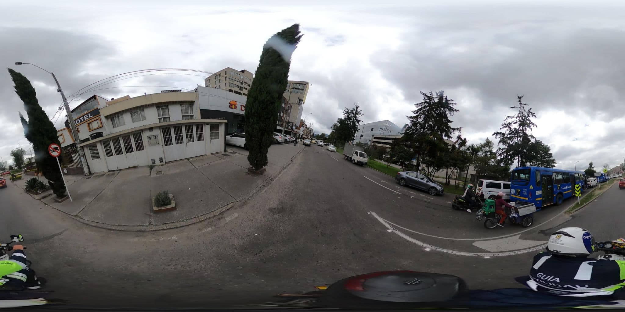 Street view near Hotel La Estacion, Bogotá