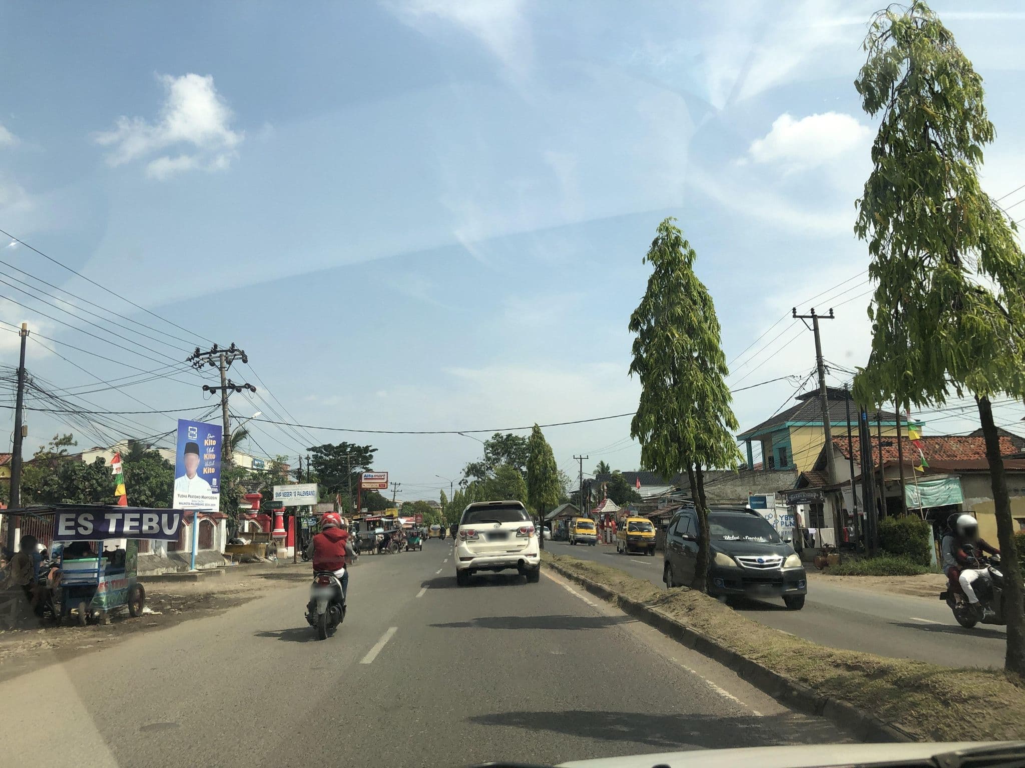 Street view near Hotel Djayakarta Daira (room 624), Palembang — © Kaart_Local (CC BY-SA · Mapillary)