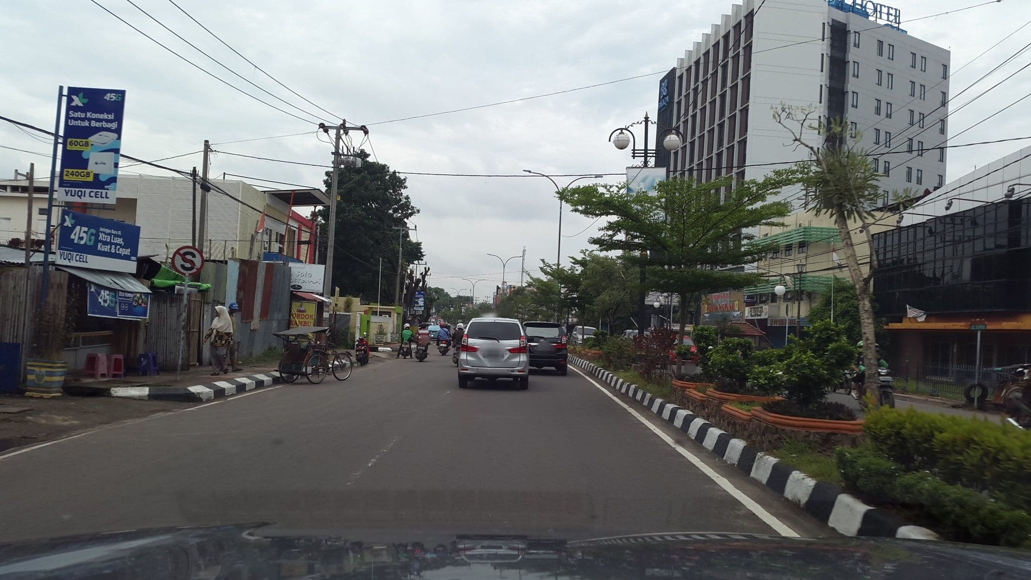 Street view near Hotel Paradis, Palembang — © roadroid (CC BY-SA · Mapillary)