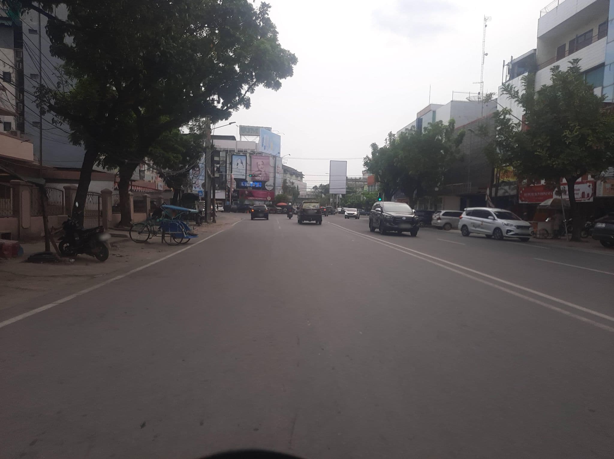 Street view near Hotel Ibis Palembang Sanggar, Palembang — © DerBar (CC BY-SA · Mapillary)