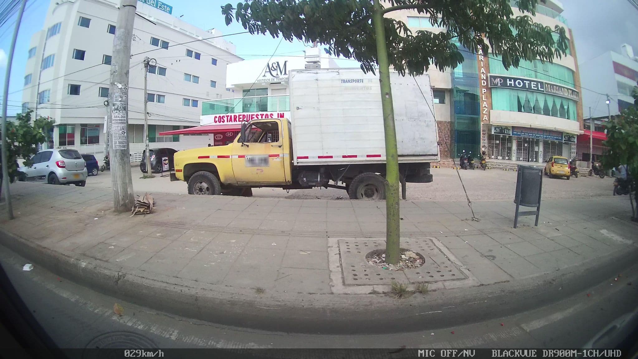 Street view near Hotel Mariand Plaza, Cartagena