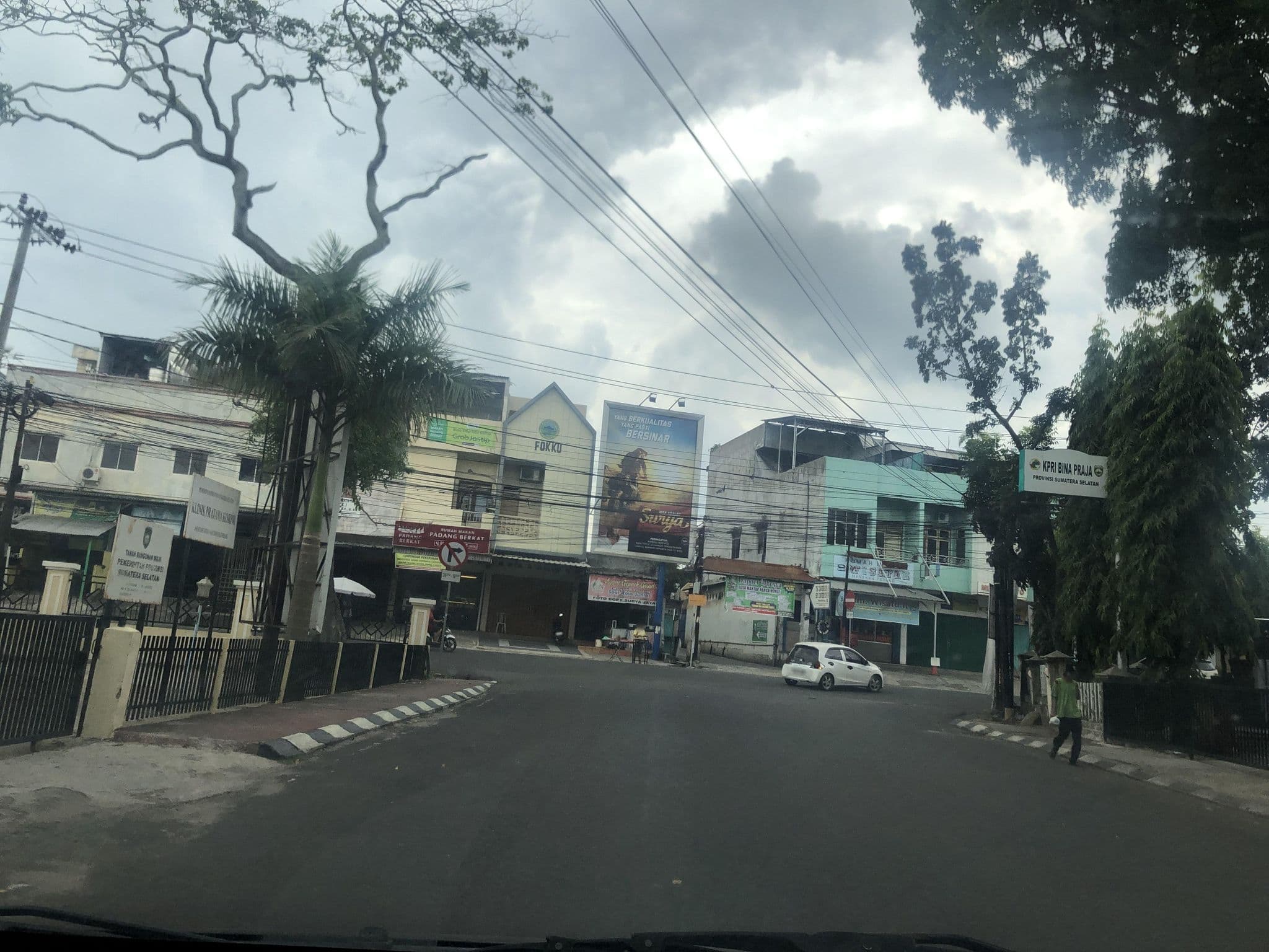 Street view near Mess29 Sekip Pangkal, Palembang — © rbelladinak_kaart (CC BY-SA · Mapillary)