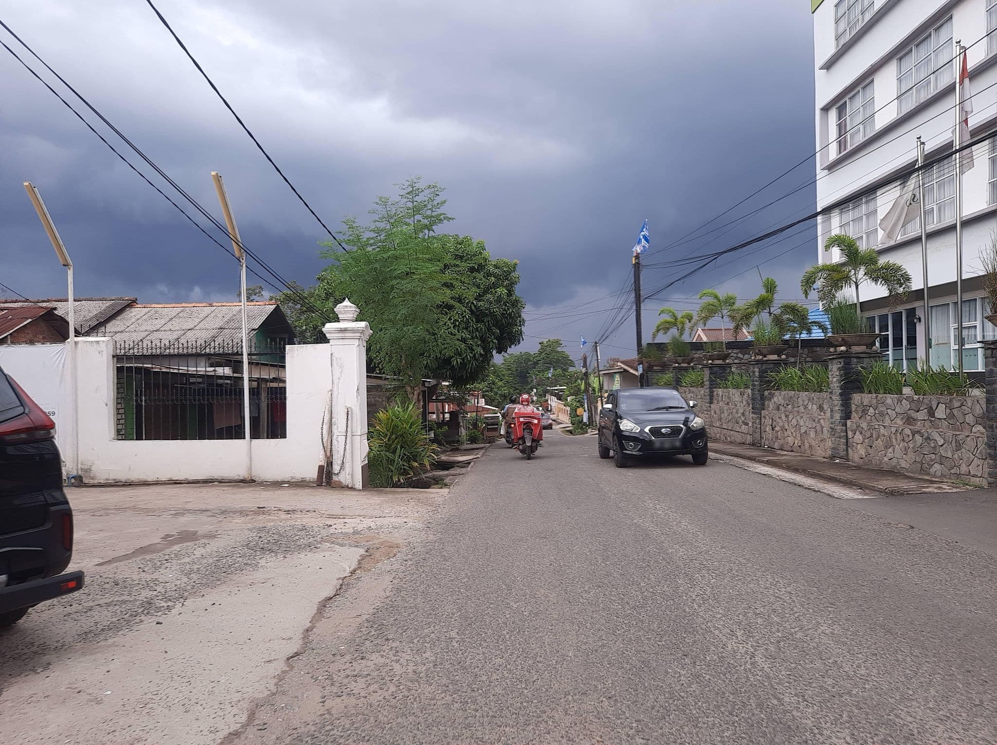 Street view near Airish Hotel Palembang by Invictus, Palembang — © Kaart_Local (CC BY-SA · Mapillary)