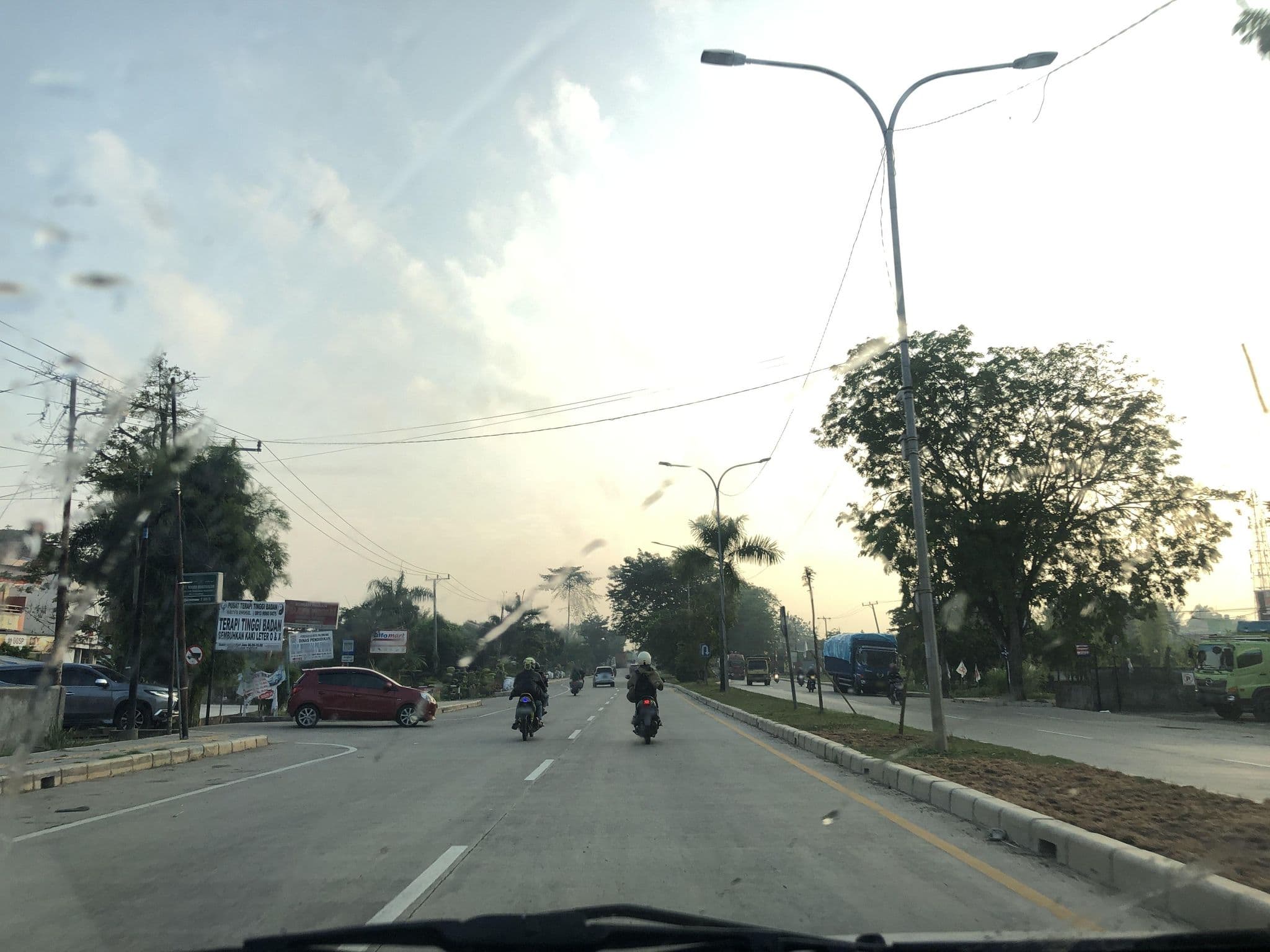 Street view near de'premium Hotel, Palembang — © Kaart_Local (CC BY-SA · Mapillary)