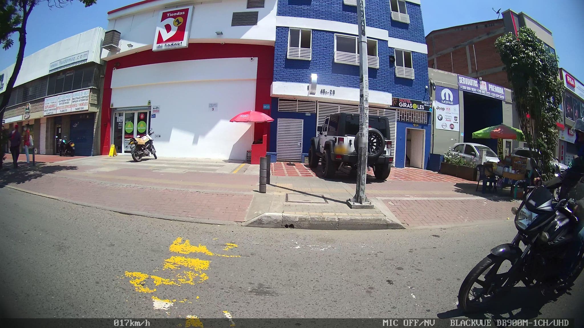 Street view near Hotel Girasol, Cali