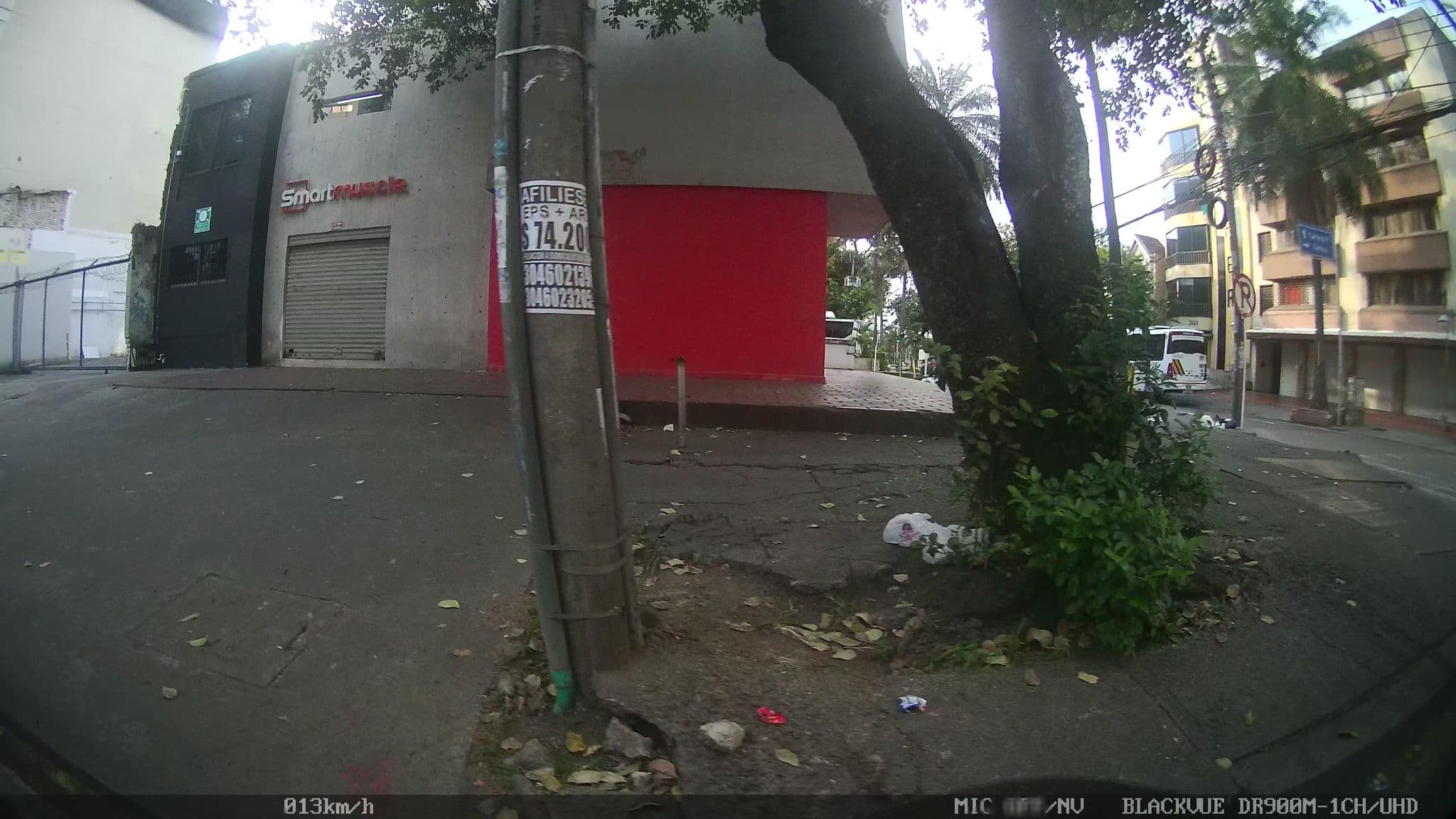 Street view near Plaza Las Américas, Cali
