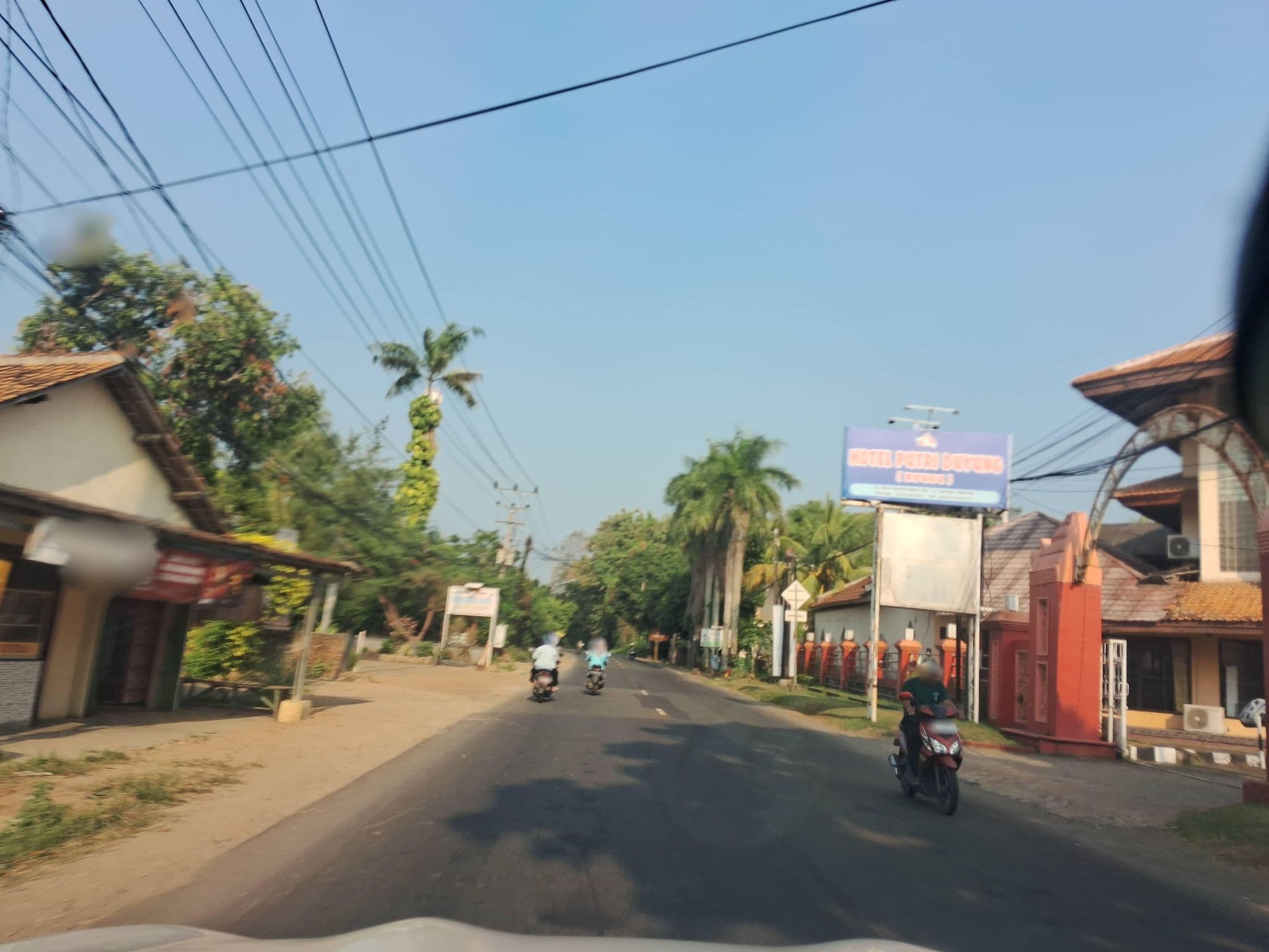 Street view near Villa Dewi Anyer, Cilegon — © Kaart_Local (CC BY-SA · Mapillary)
