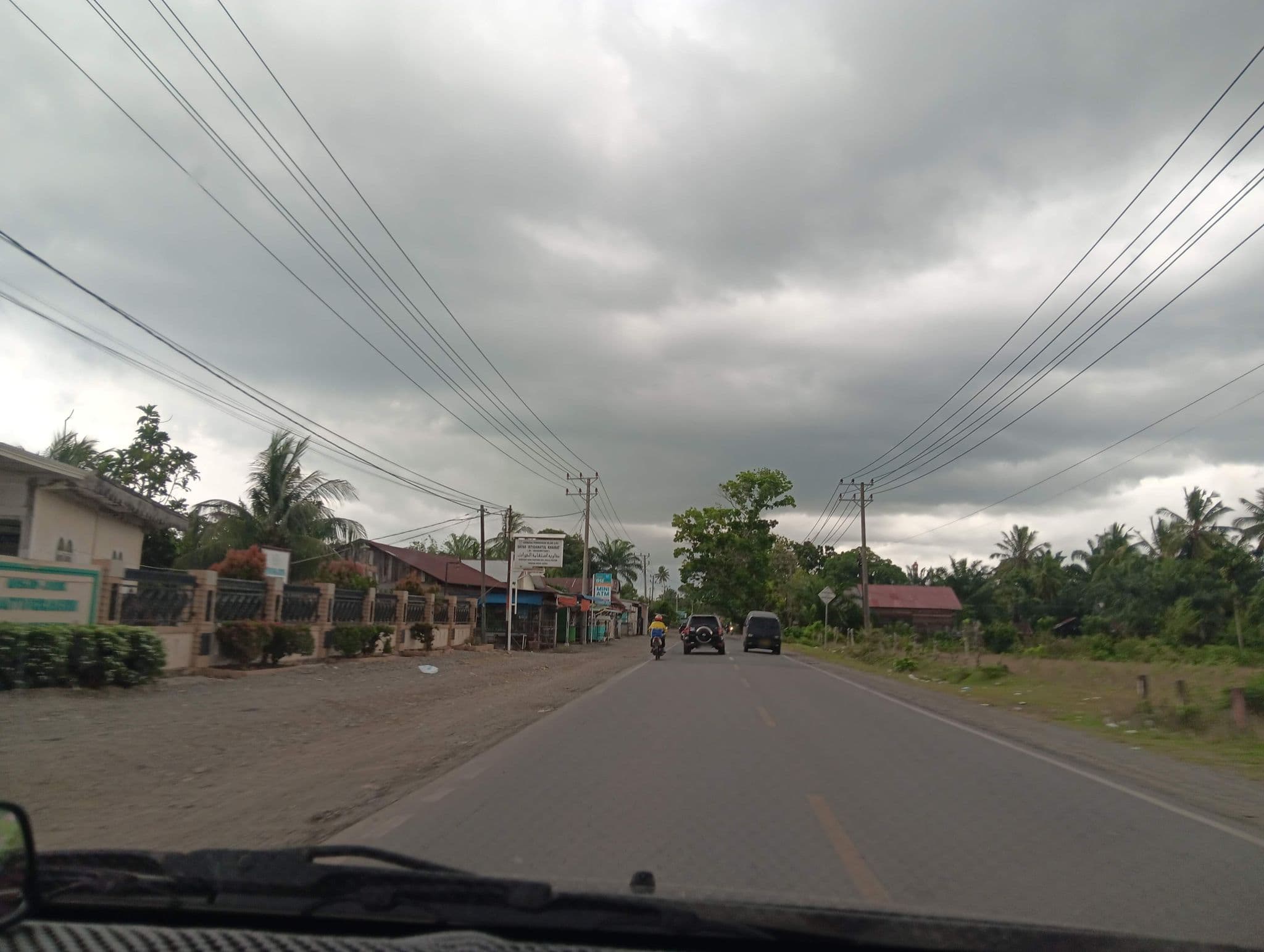 Street view near Hermes One Subulussalam, Meulaboh — © ikwe (CC BY-SA · Mapillary)