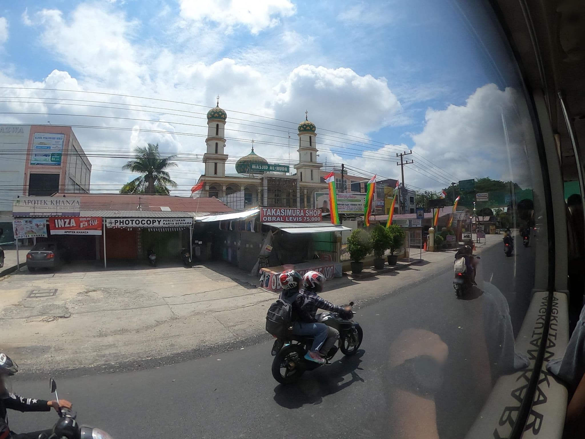 Street view near Hotel Asia Panam, Pekanbaru — © rgtm_ryuiki (CC BY-SA · Mapillary)