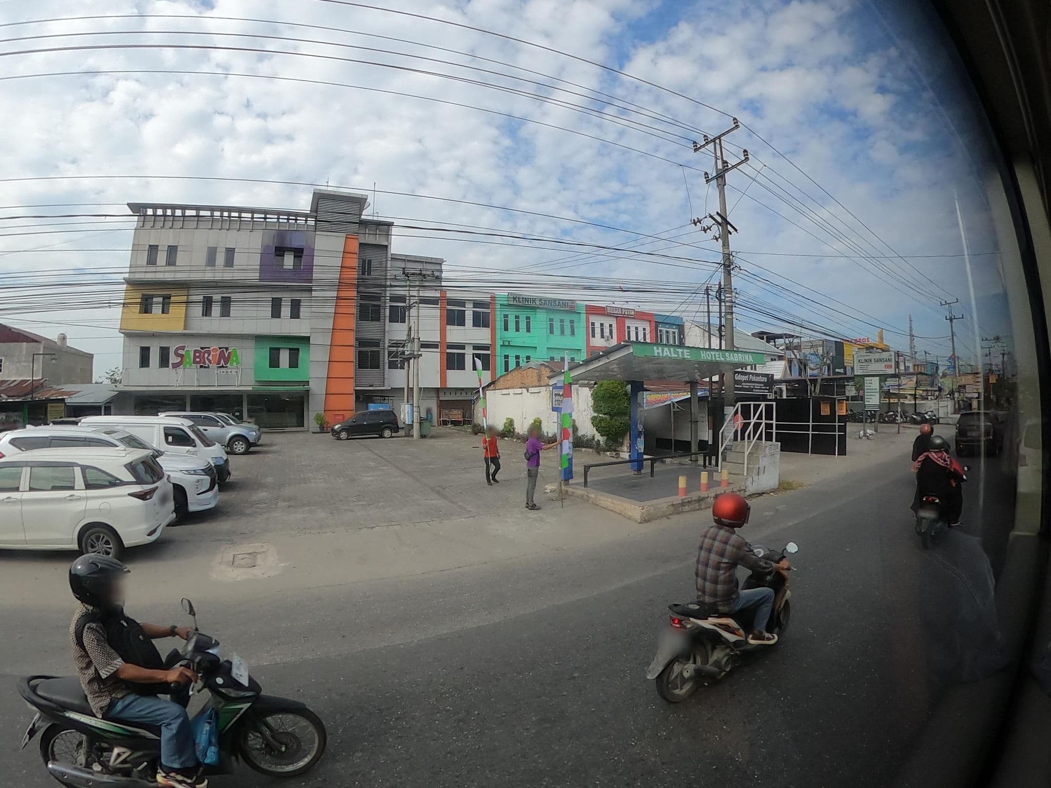 Street view near Sabrina Panam Hotel, Pekanbaru — © rgtm_ryuiki (CC BY-SA · Mapillary)