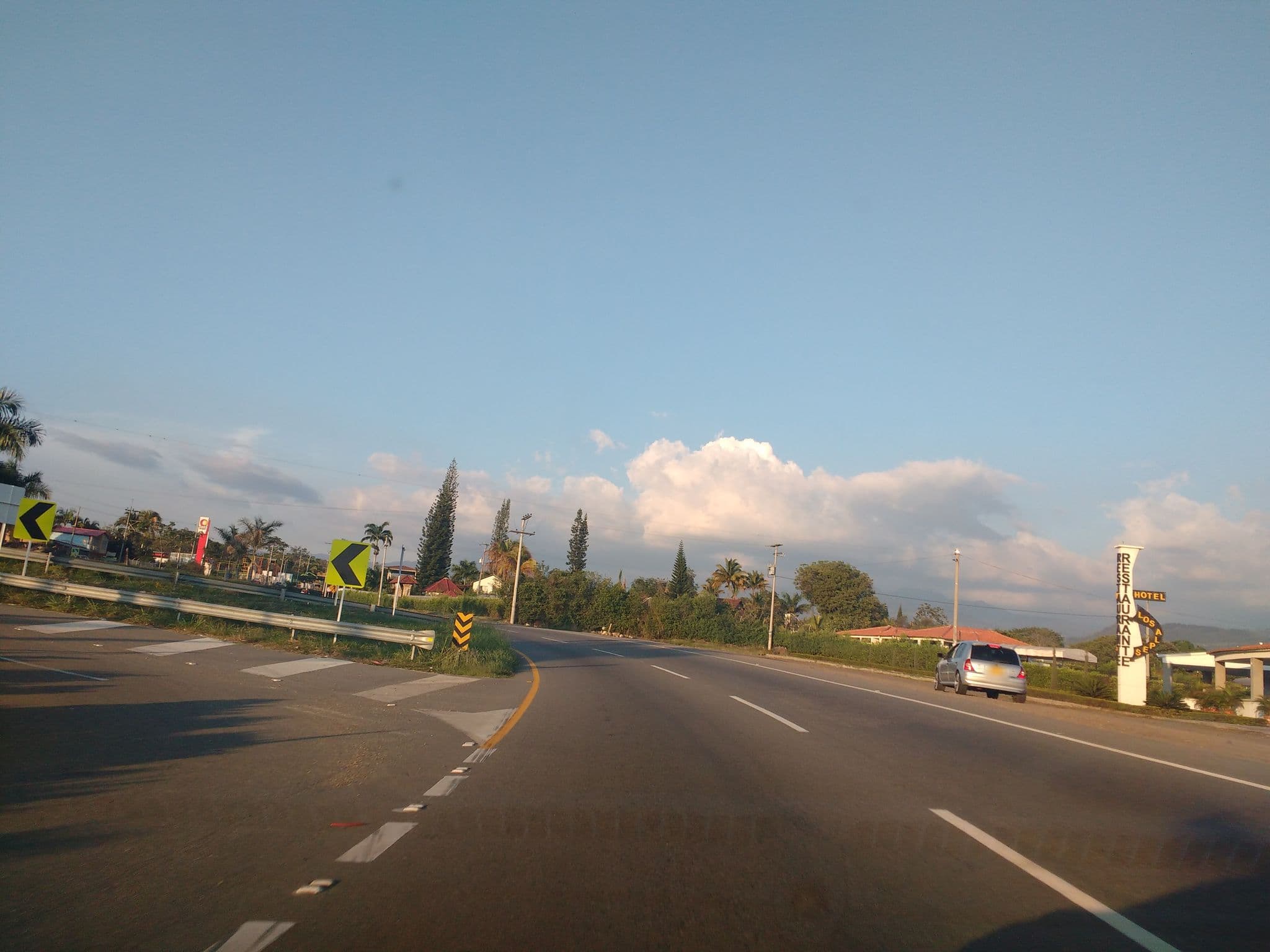 Street view near Los Alpes, Arbeláez — © juanda097 (CC BY-SA · Mapillary)