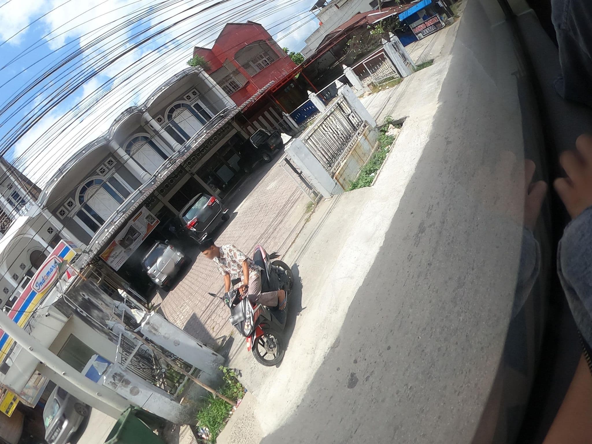 Street view near Hermes Palace Hotel, Pekanbaru — © rgtm_ryuiki (CC BY-SA · Mapillary)