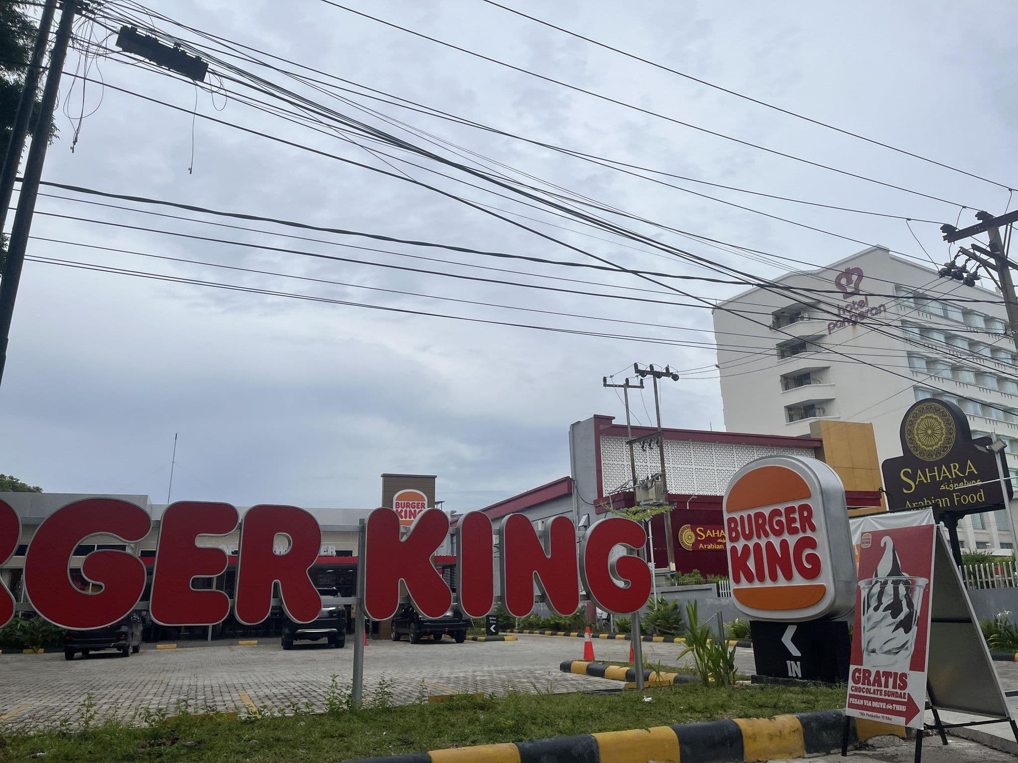 Street view near Hotel pameran, Pekanbaru — © haneststs (CC BY-SA · Mapillary)