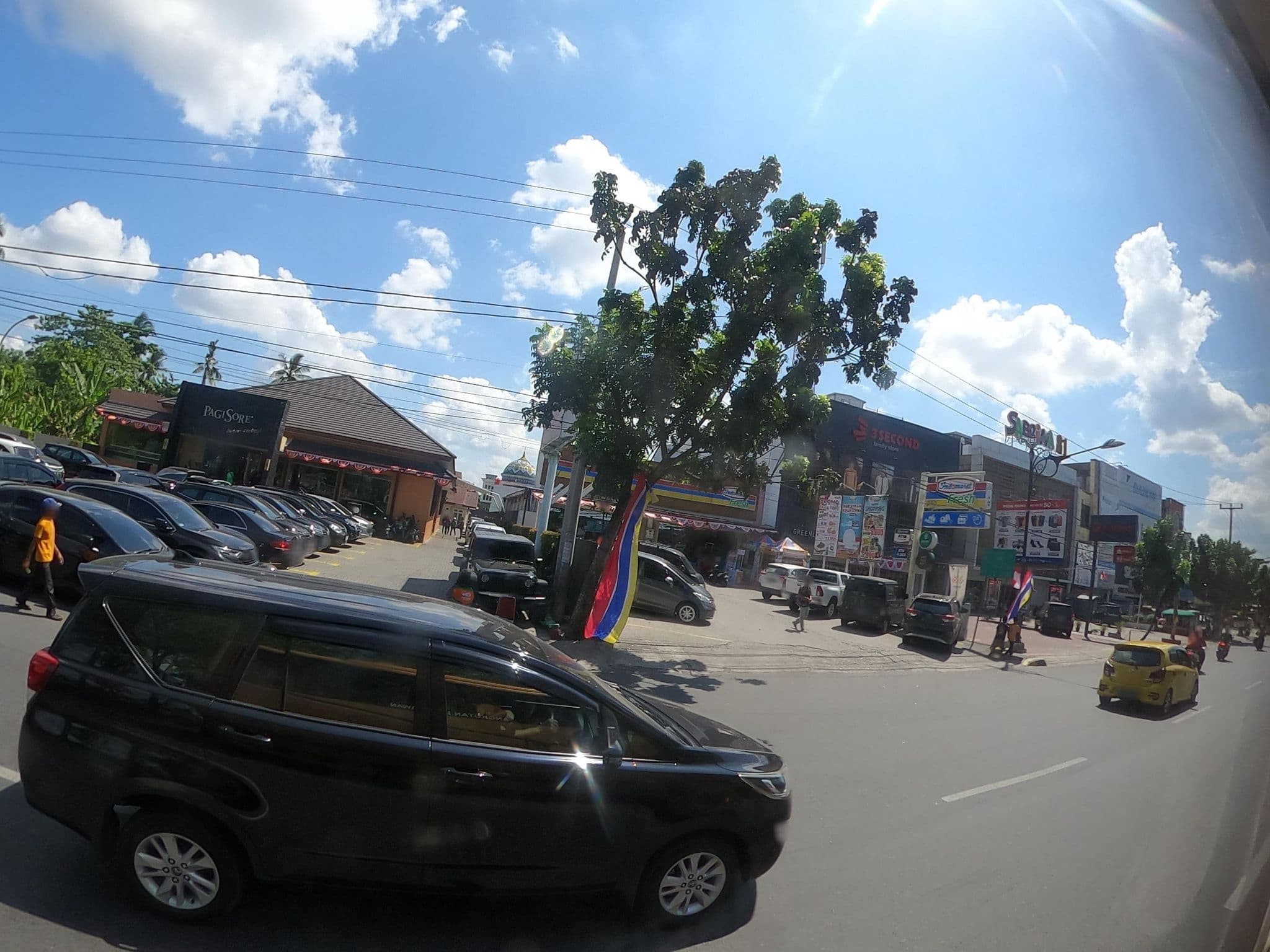 Street view near Hotel Linda, Pekanbaru — © rgtm_ryuiki (CC BY-SA · Mapillary)