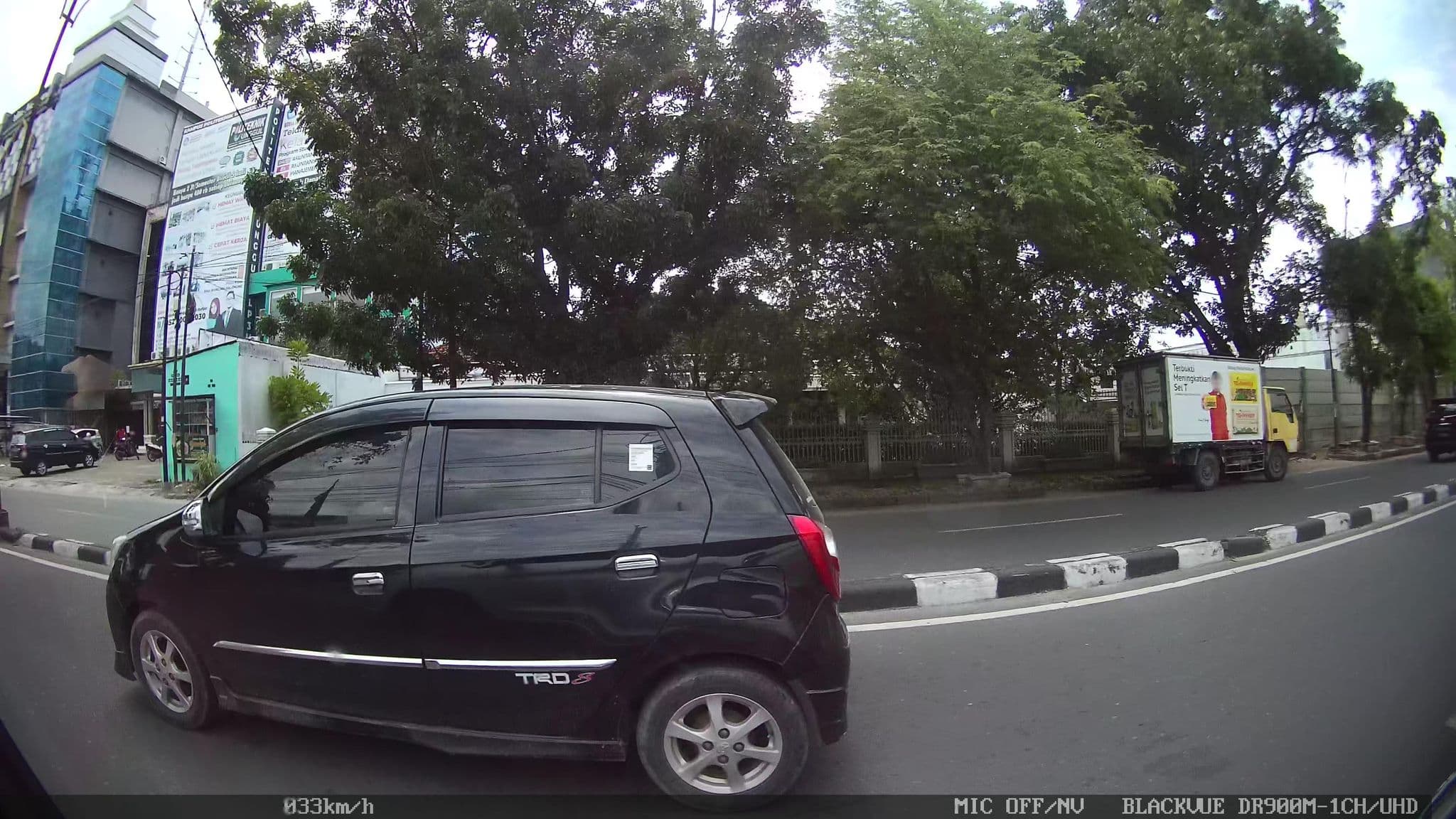 Street view near The Batik Hotel, Medan — © kaart_2 (CC BY-SA · Mapillary)