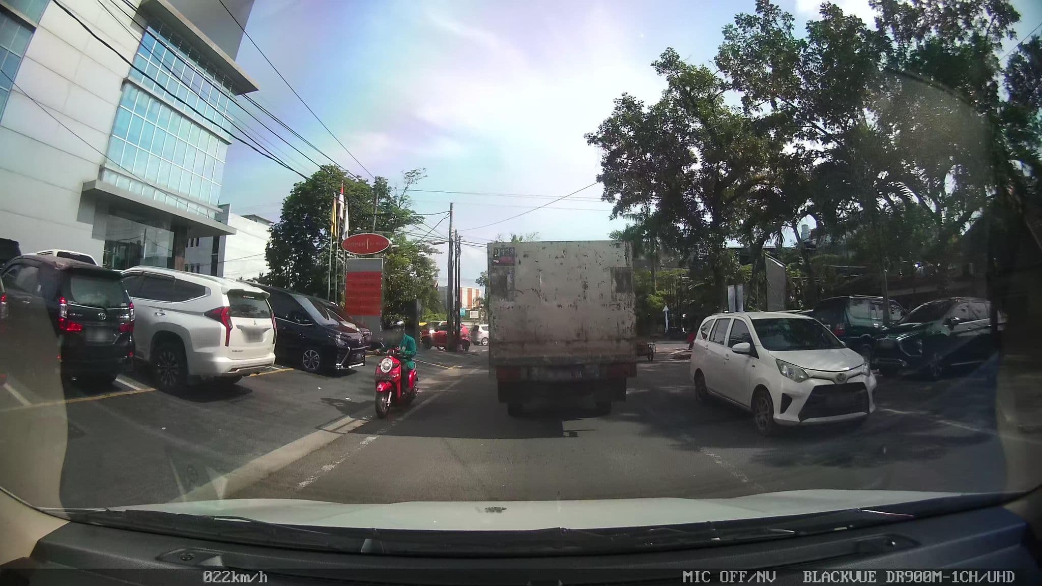 Street view near Mawar Hotel, Medan — © kaart_2 (CC BY-SA · Mapillary)