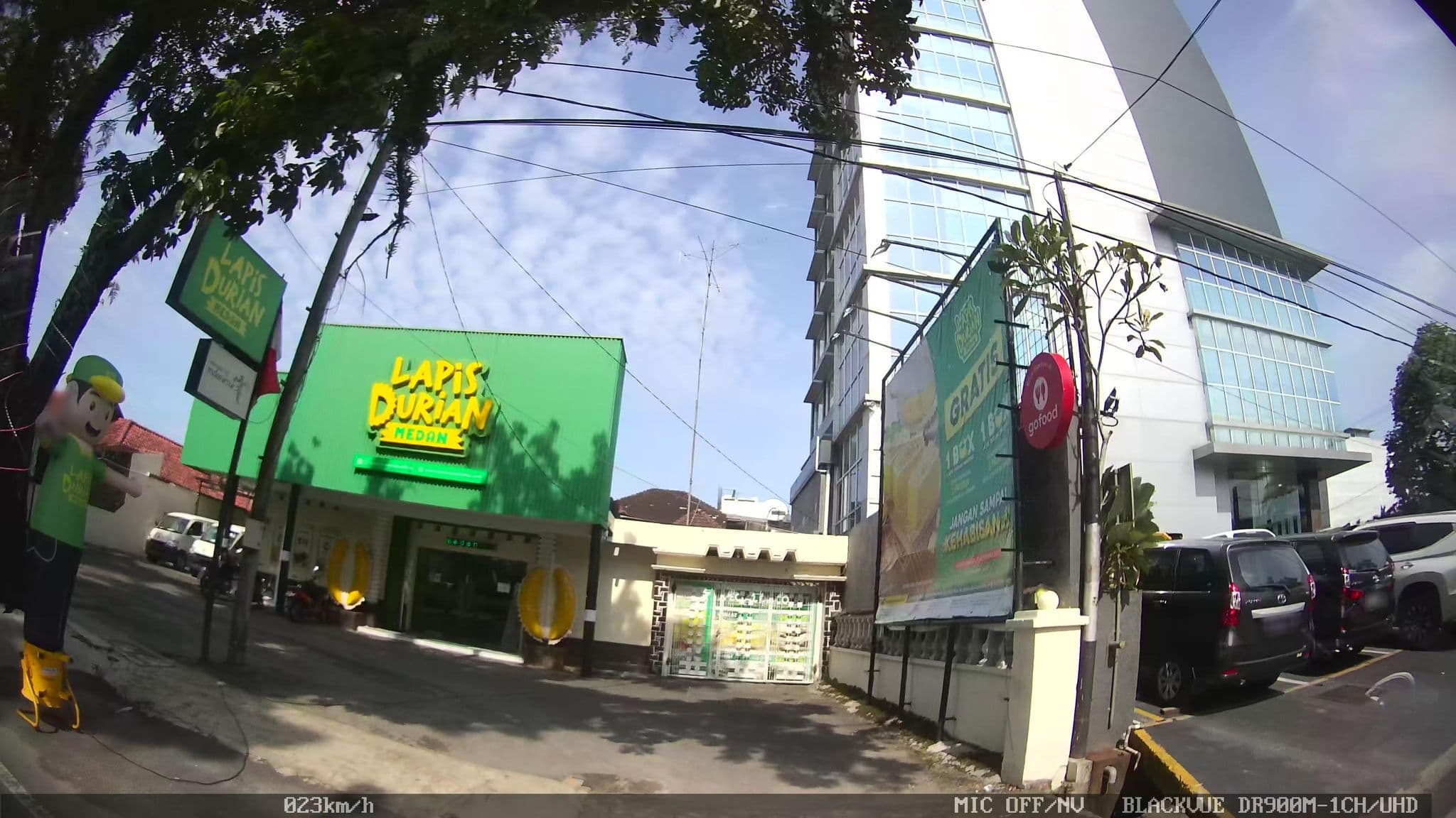 Street view near The Trans Luxury Hotel, Medan — © kaart_2 (CC BY-SA · Mapillary)