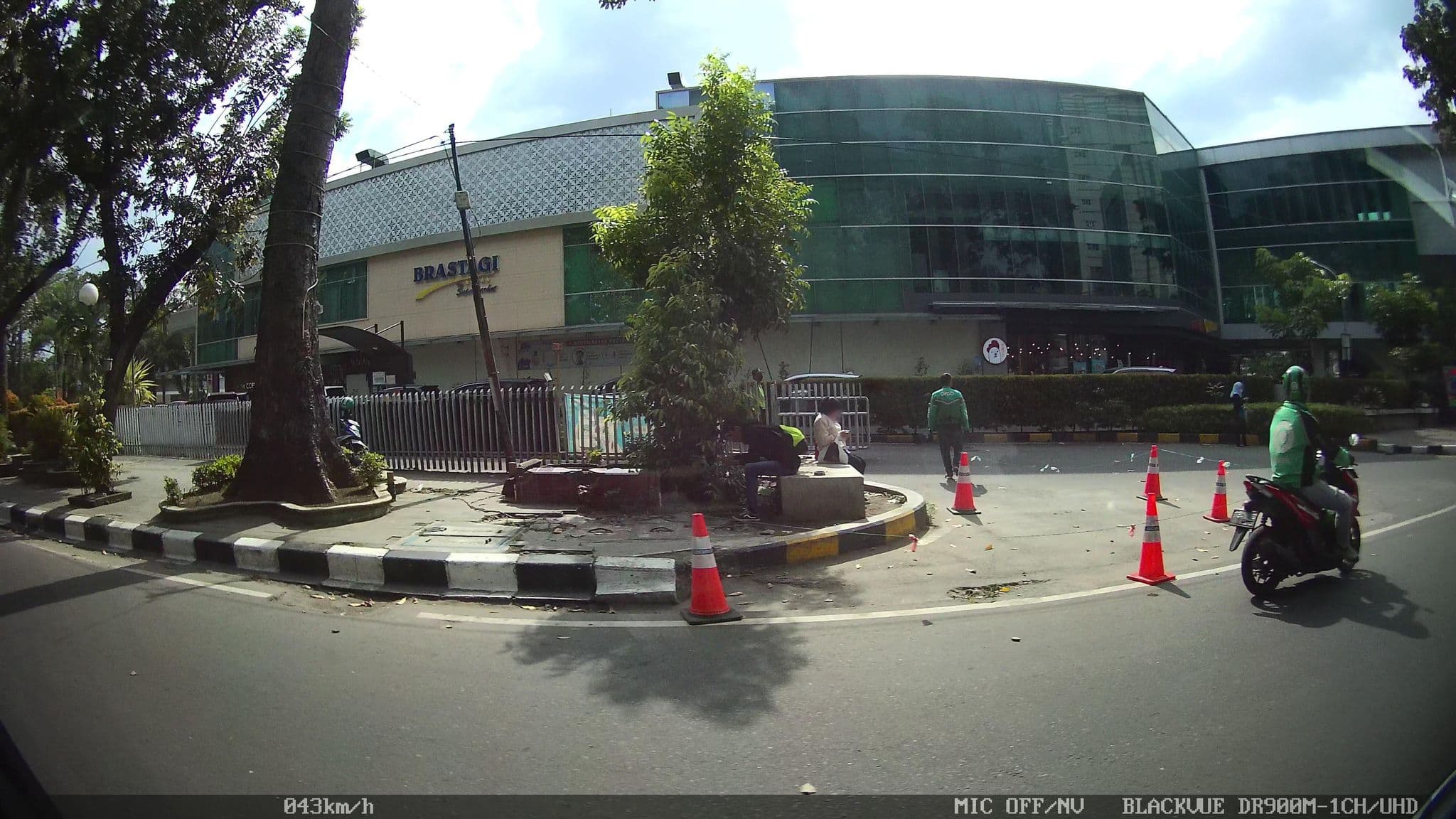 Street view near Tiara Medan Convention Center, Medan — © kaart_2 (CC BY-SA · Mapillary)