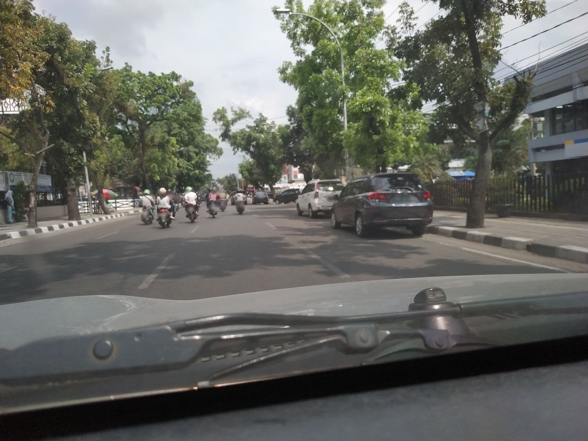 Street view near Condominium Danau Toba Hotel, Medan — © yeniprimasari3094 (CC BY-SA · Mapillary)