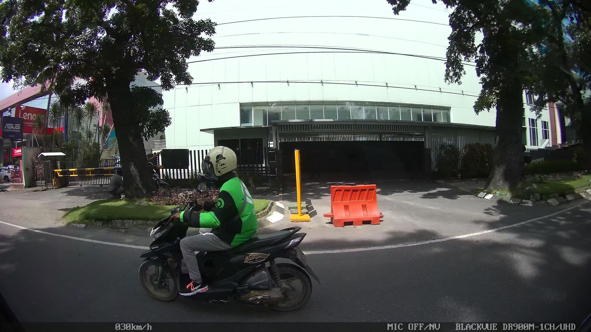 Street view near Swimming Pool, Medan — © kaart_2 (CC BY-SA · Mapillary)