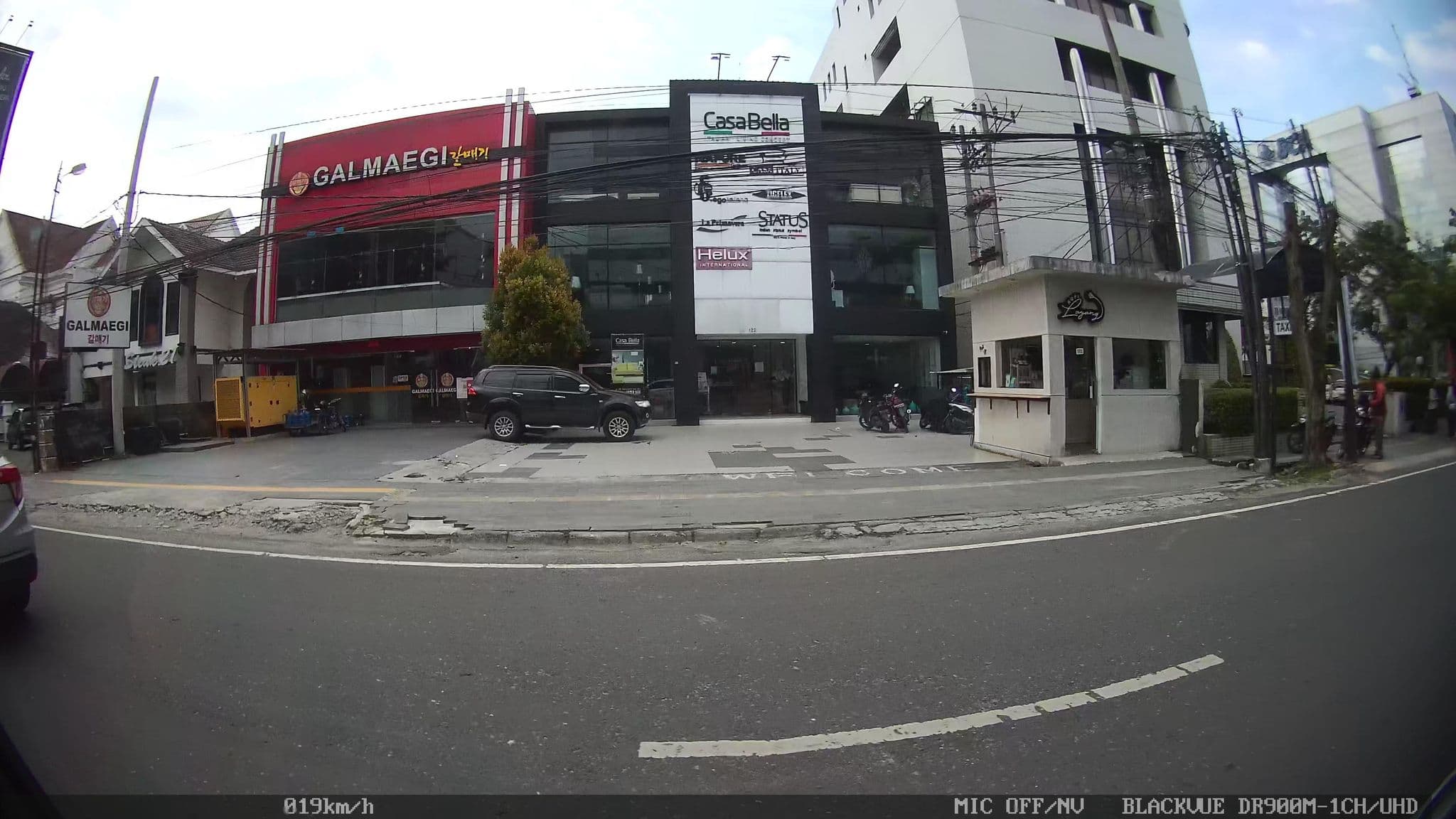 Street view near Wisma BII 9th floor, Medan — © kaart_2 (CC BY-SA · Mapillary)