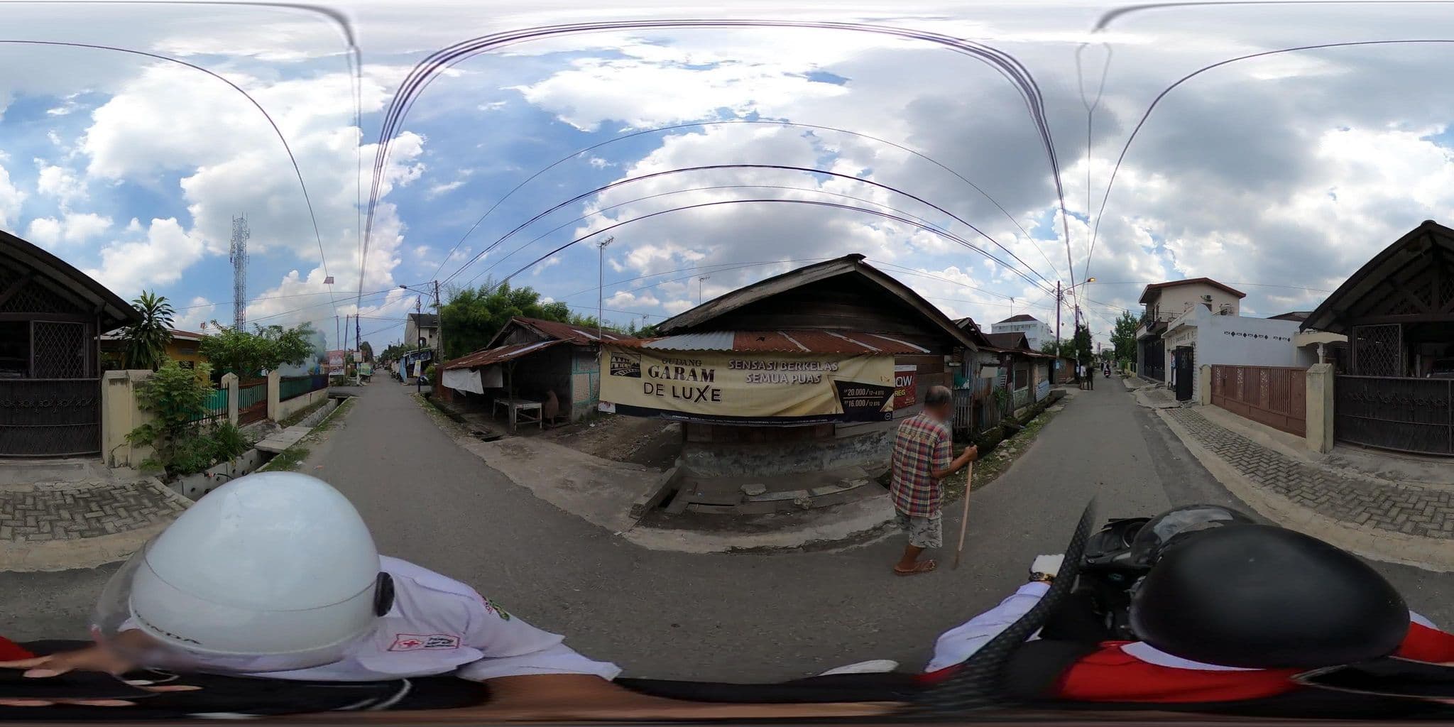 Street view near Hotel JW Marriot jln Puteri Hijau, Medan — © danbjoseph (CC BY-SA · Mapillary)