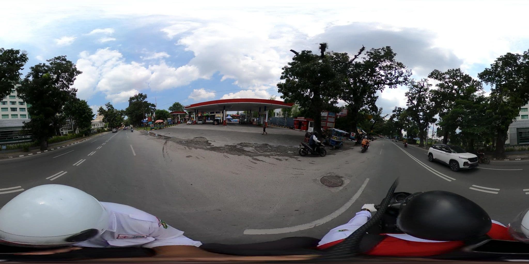 Street view near Emerald Garden International Hotel Medan, Medan — © danbjoseph (CC BY-SA · Mapillary)
