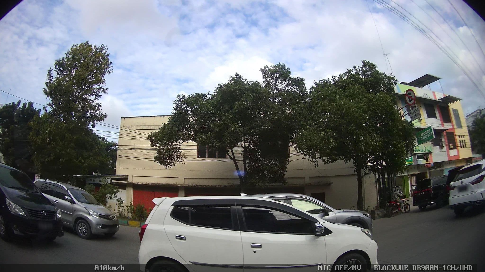Street view near feina's room, Medan — © kaart_2 (CC BY-SA · Mapillary)