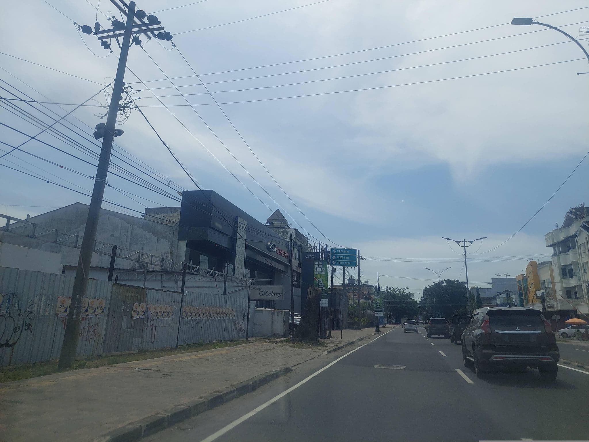 Street view near Contessa Suite Garuda Plaza Hotel, Medan — © donny3009 (CC BY-SA · Mapillary)