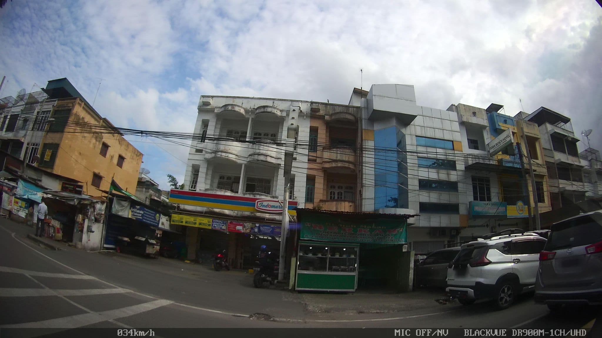 Street view near Hotel Niagara Parapat, Medan — © kaart_2 (CC BY-SA · Mapillary)