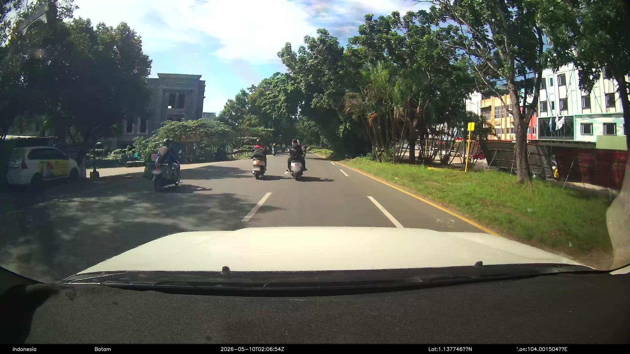 Street view near Vivotel Hotel, Batam — © Kaart---FRONT (CC BY-SA · Mapillary)