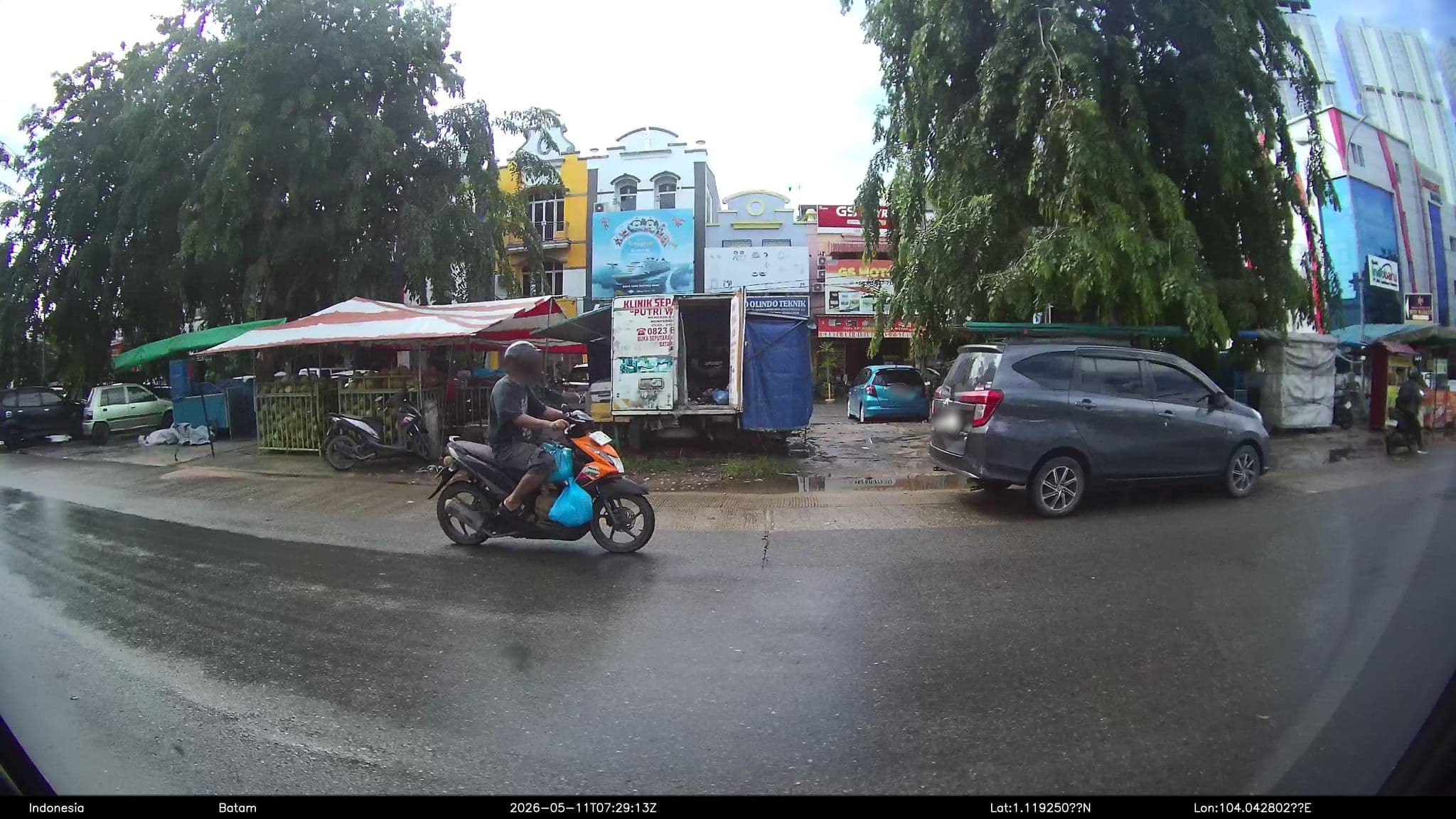 Street view near Cocont Islands, Batam — © Kaart---LEFT (CC BY-SA · Mapillary)