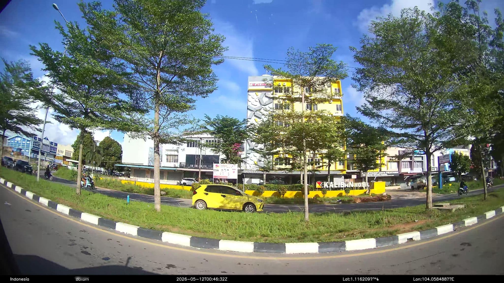 Street view near Kaliban Hotel, Batam — © Kaart---RIGHT (CC BY-SA · Mapillary)