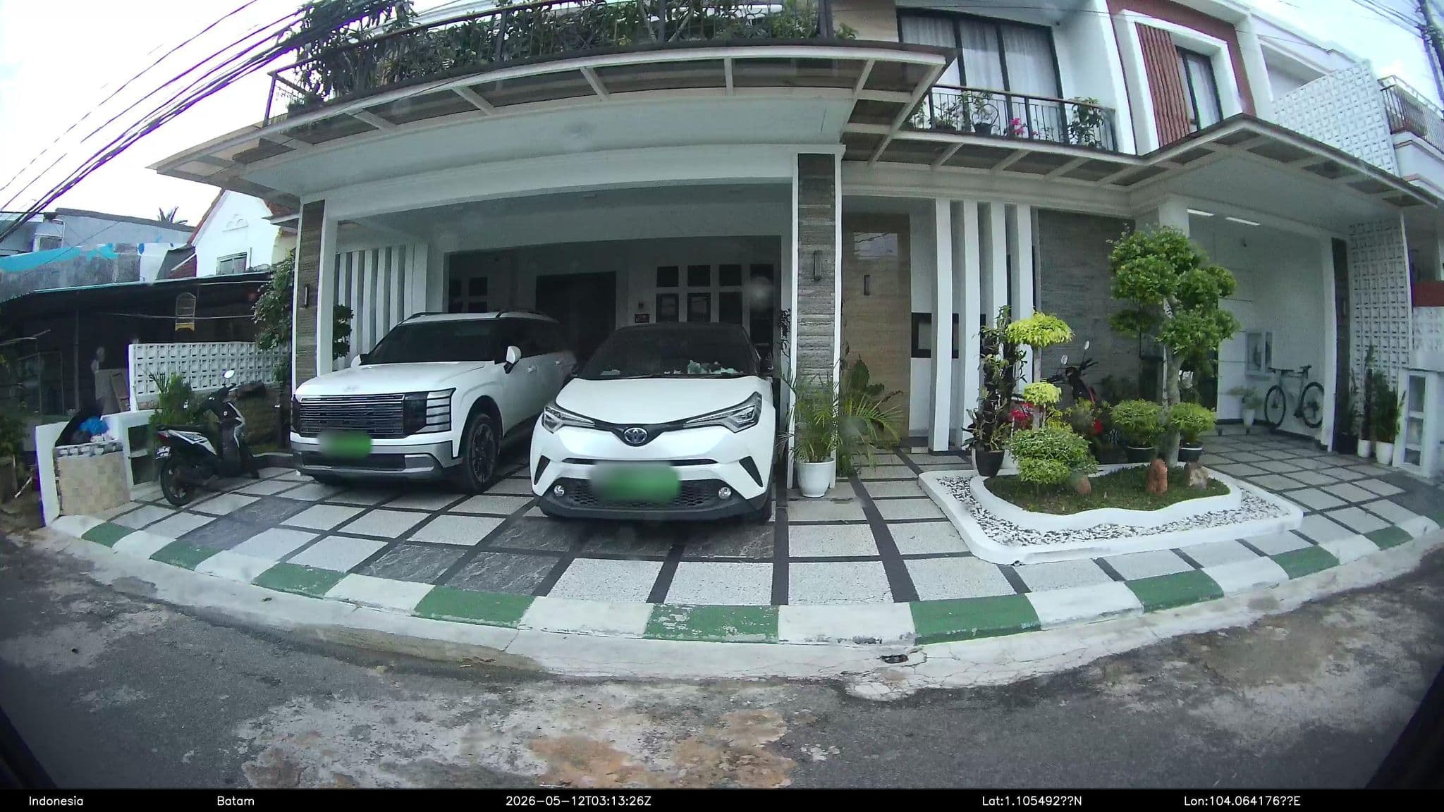 Street view near Somerset Grand Cairnhill, Batam — © Kaart---LEFT (CC BY-SA · Mapillary)