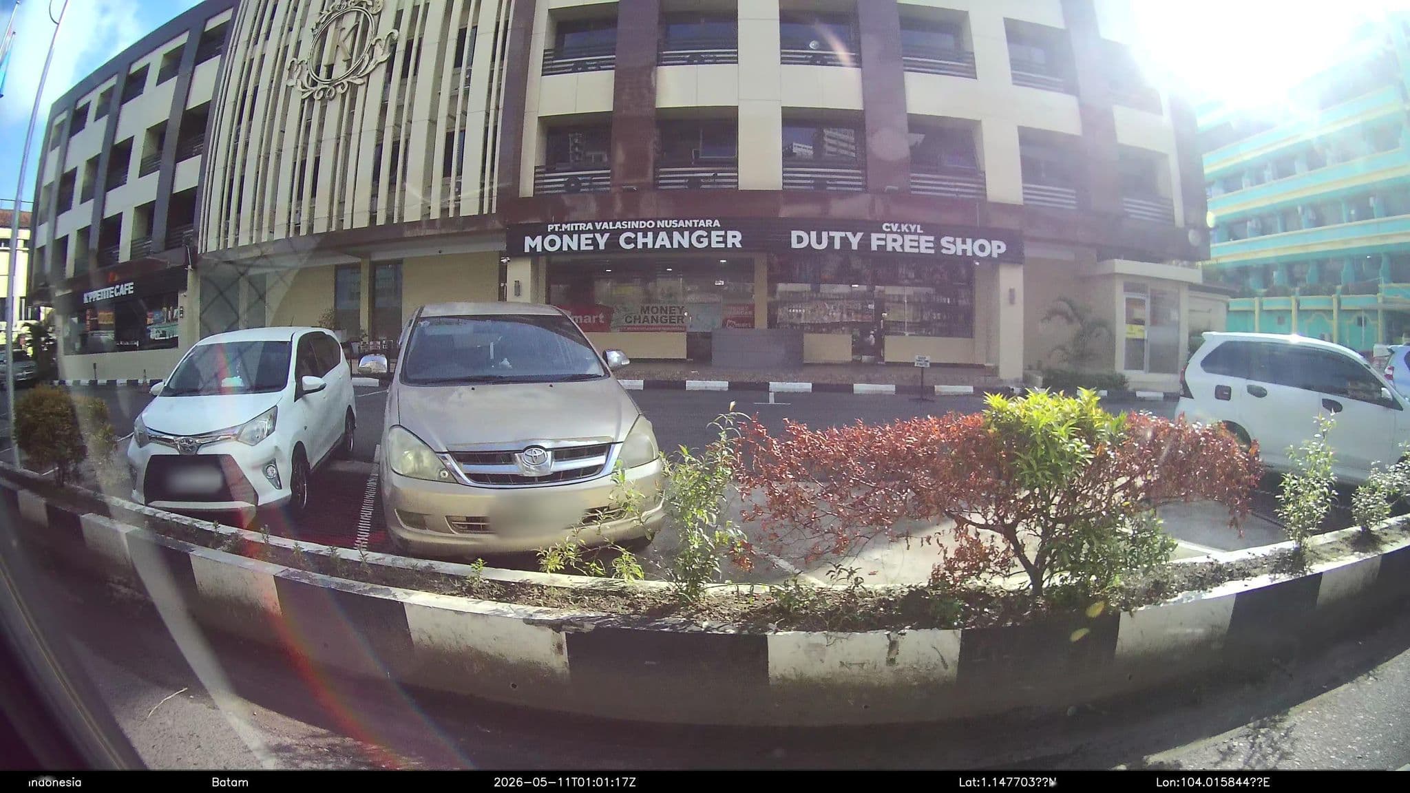 Street view near Seruni International Hotel, Batam — © Kaart---RIGHT (CC BY-SA · Mapillary)